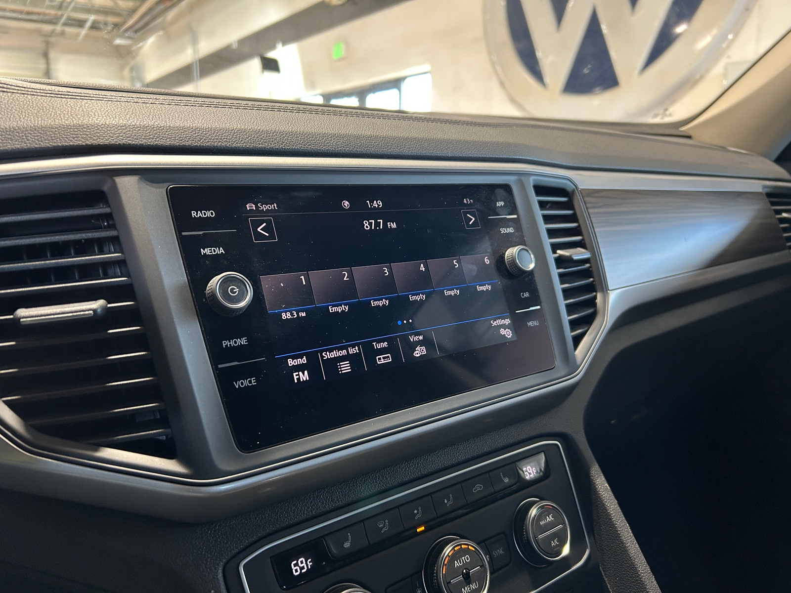 Thumbnail: 2021 Volkswagen Atlas - 4