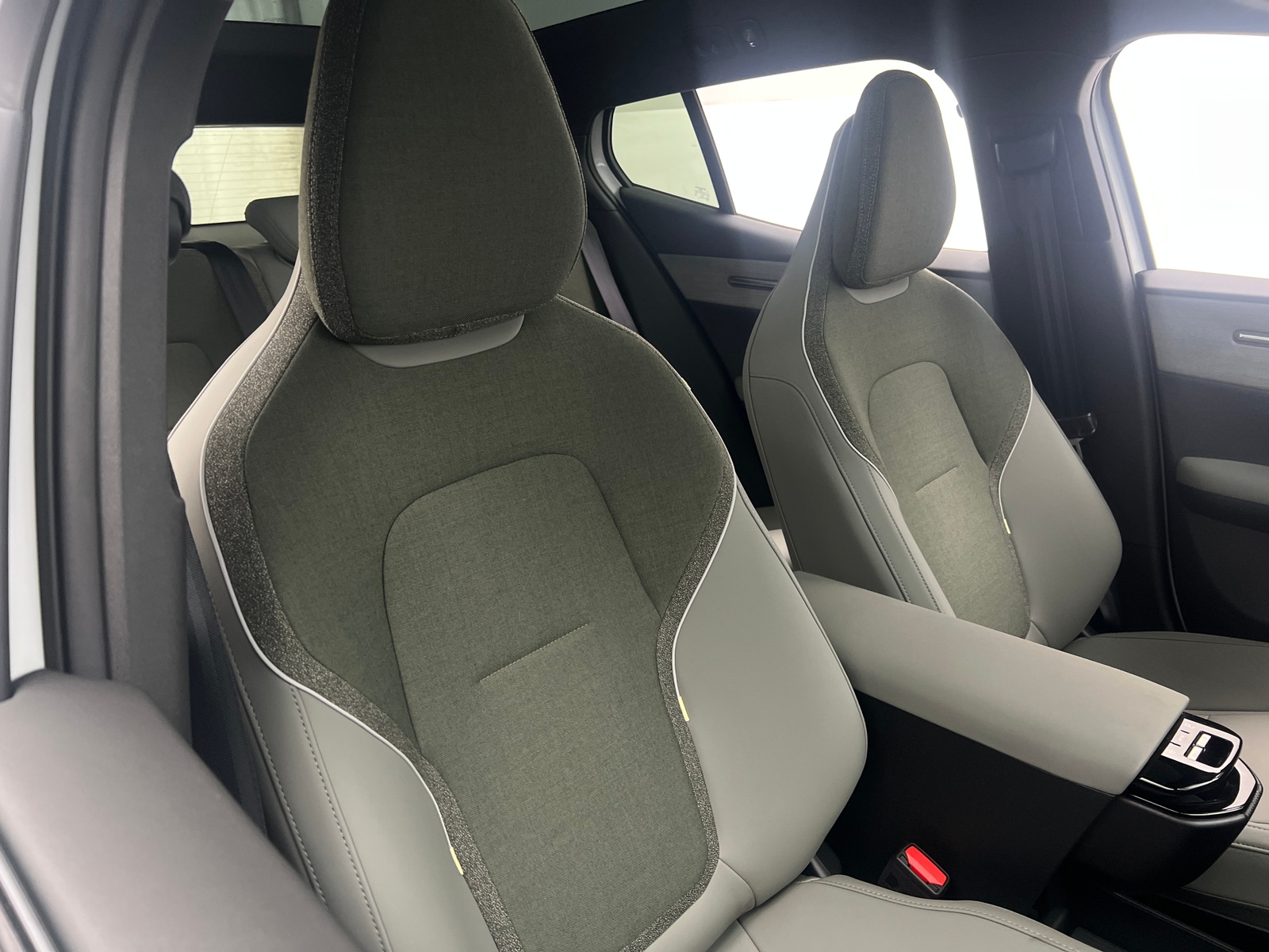 Thumbnail: 2025 Volvo EX30 - 2