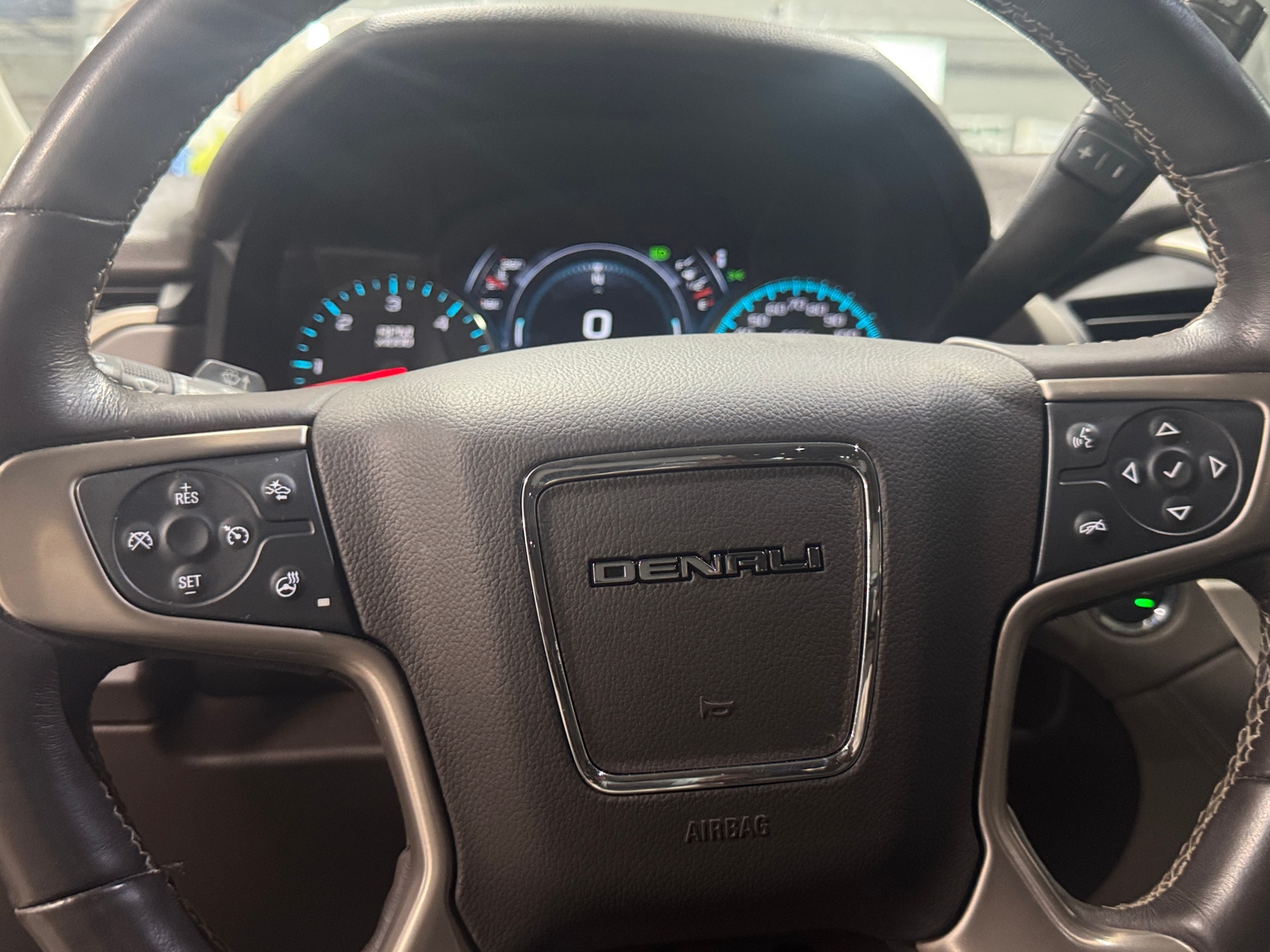 Thumbnail: 2017 GMC Yukon - 4