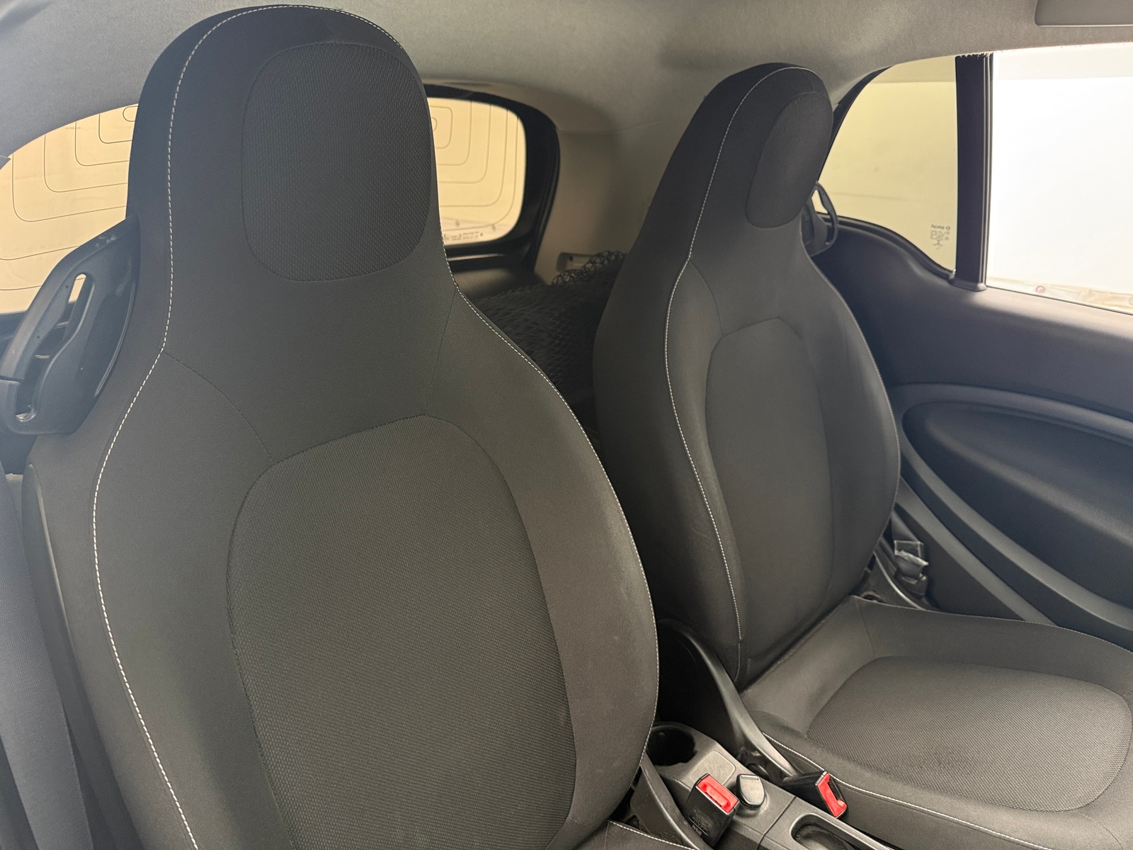 Thumbnail: 2018 smart fortwo - 2