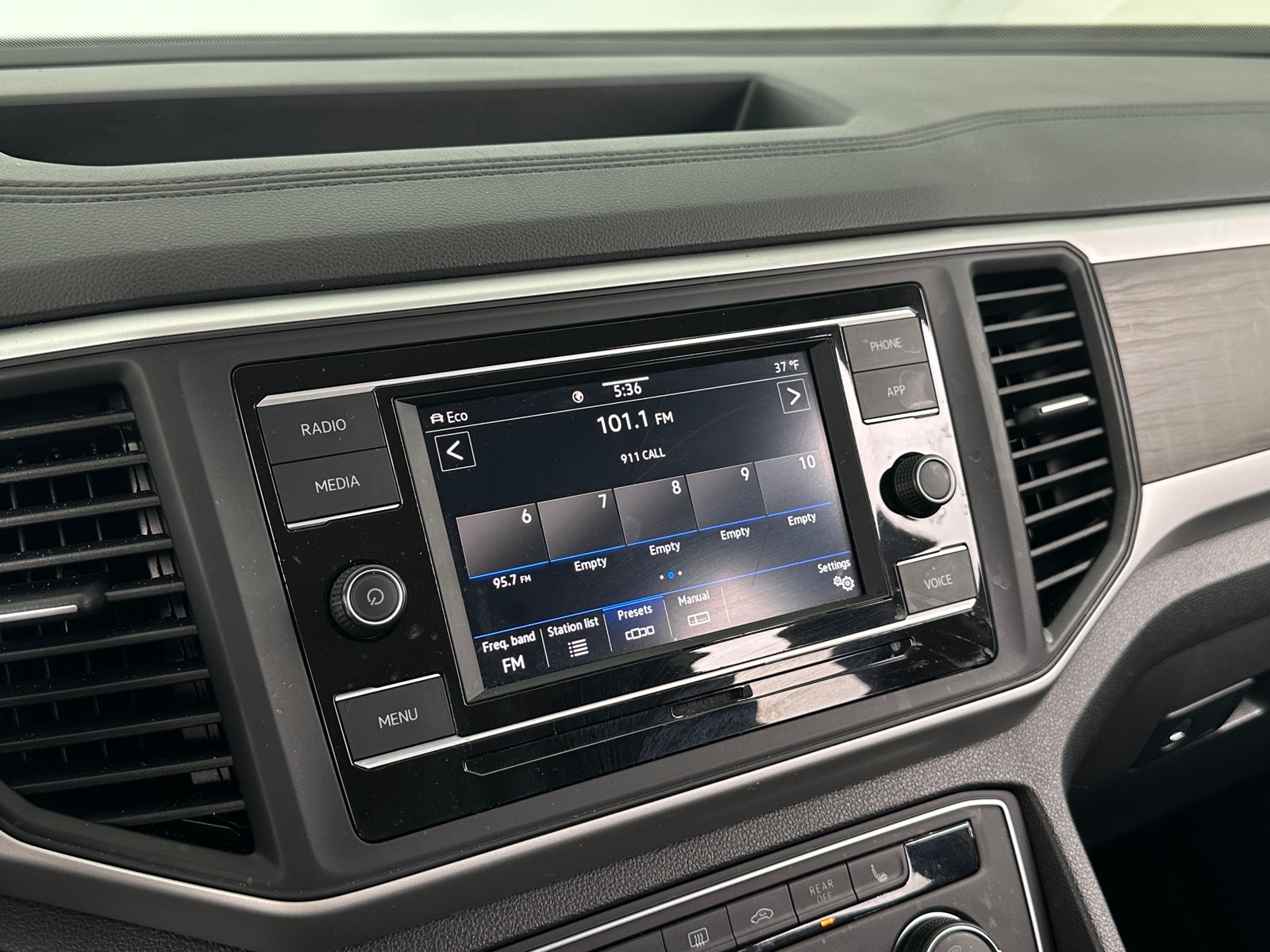 Thumbnail: 2022 Volkswagen Atlas - 3