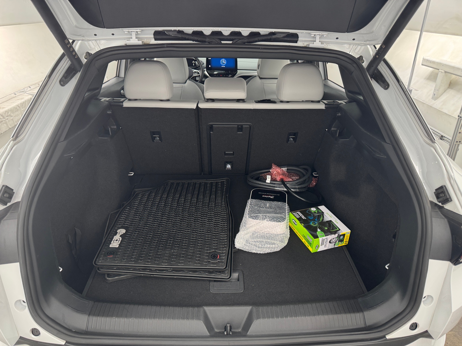 Thumbnail: 2022 Volkswagen ID.4 - 6