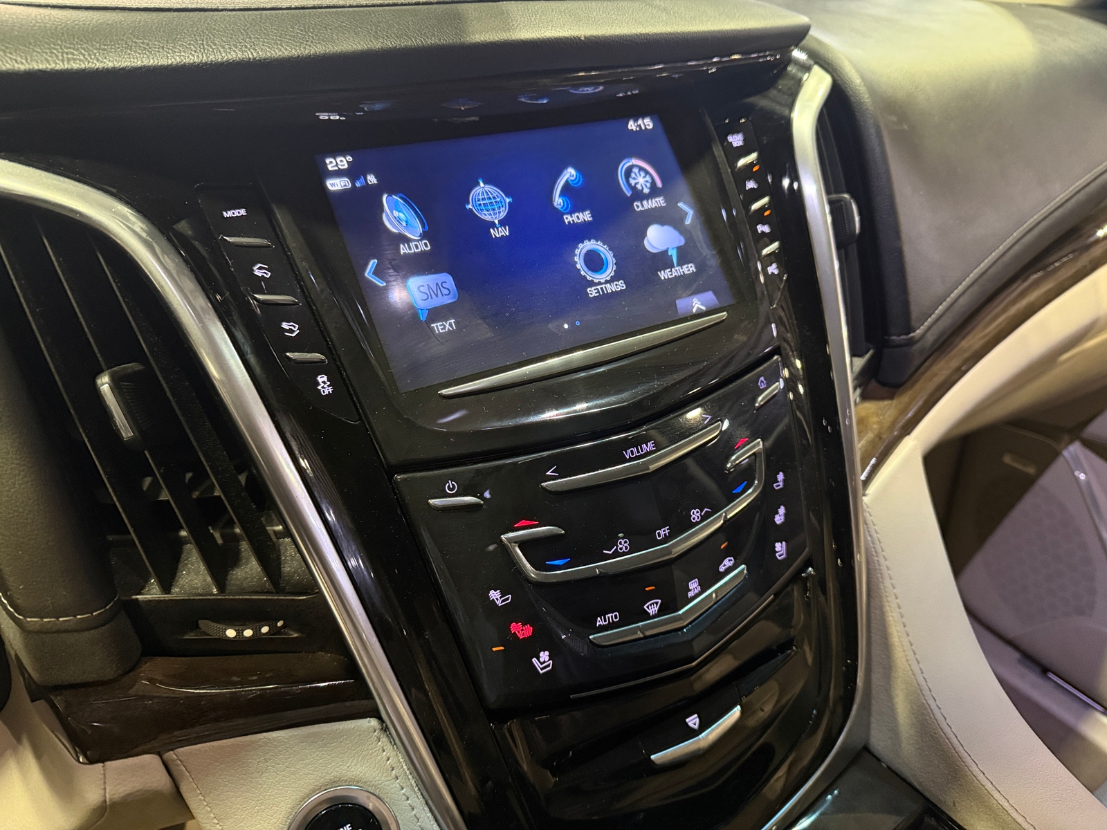 Thumbnail: 2019 Cadillac Escalade - 3