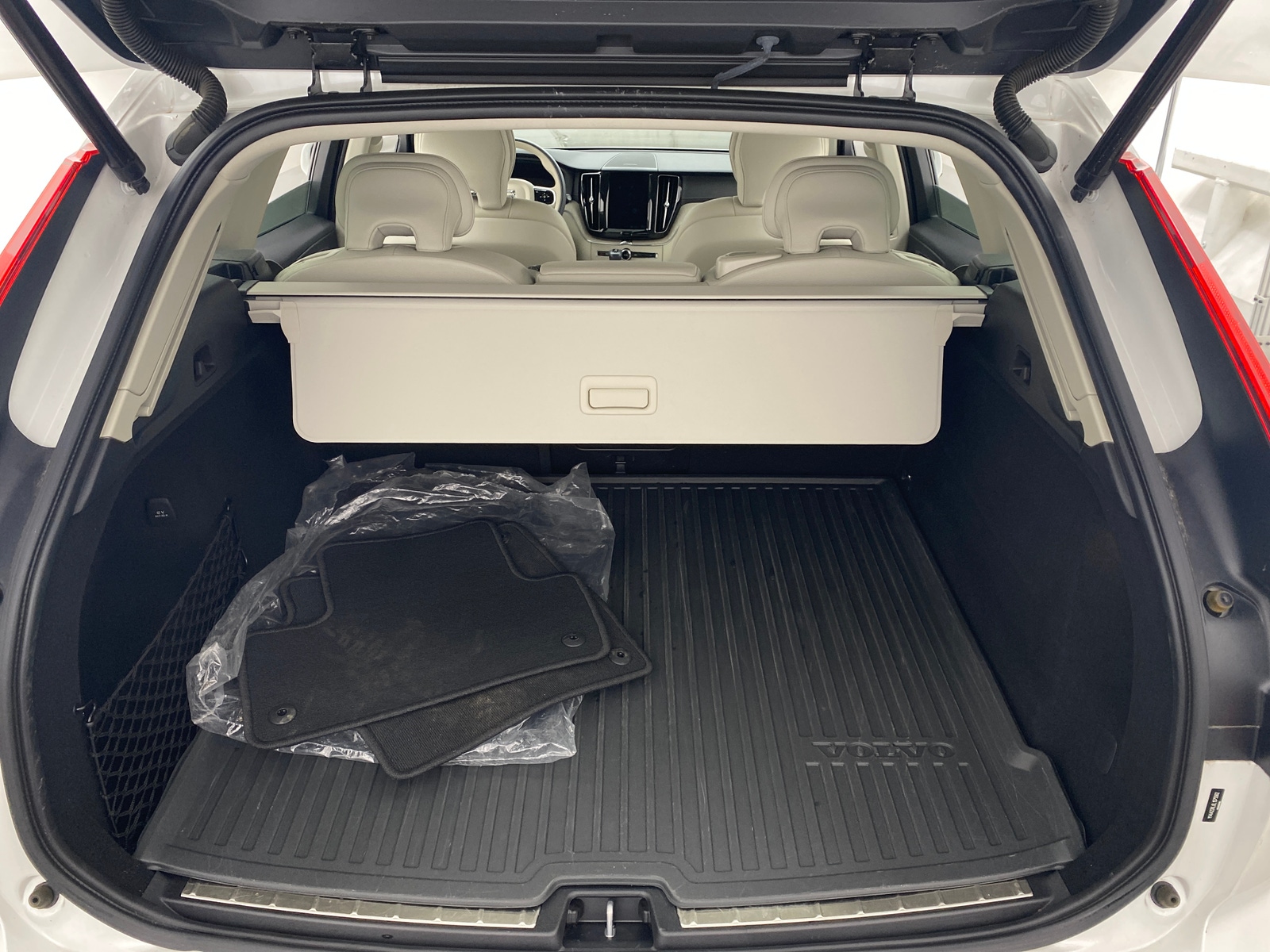 Thumbnail: 2020 Volvo XC60 - 6