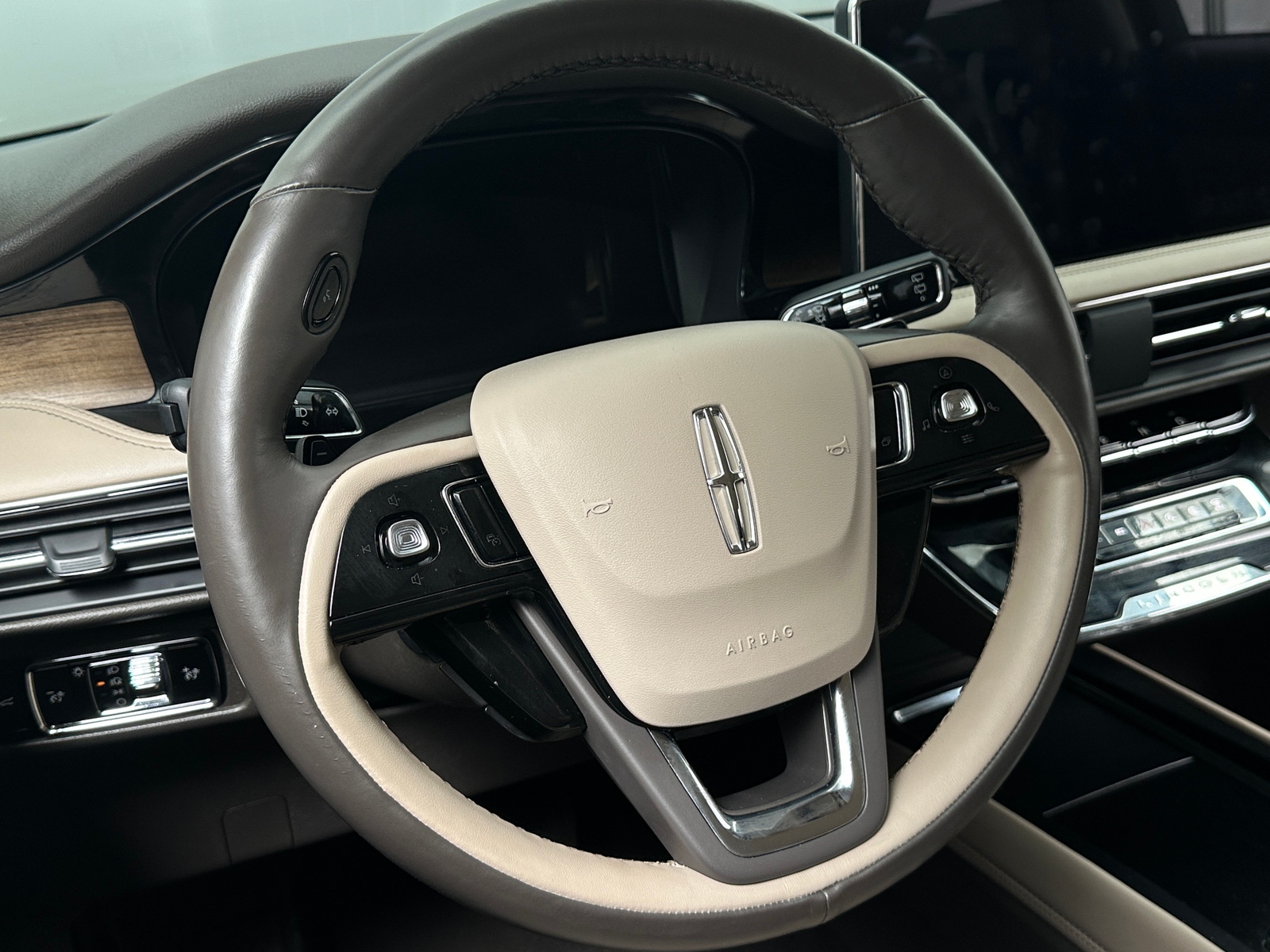 Thumbnail: 2024 Lincoln Corsair - 4