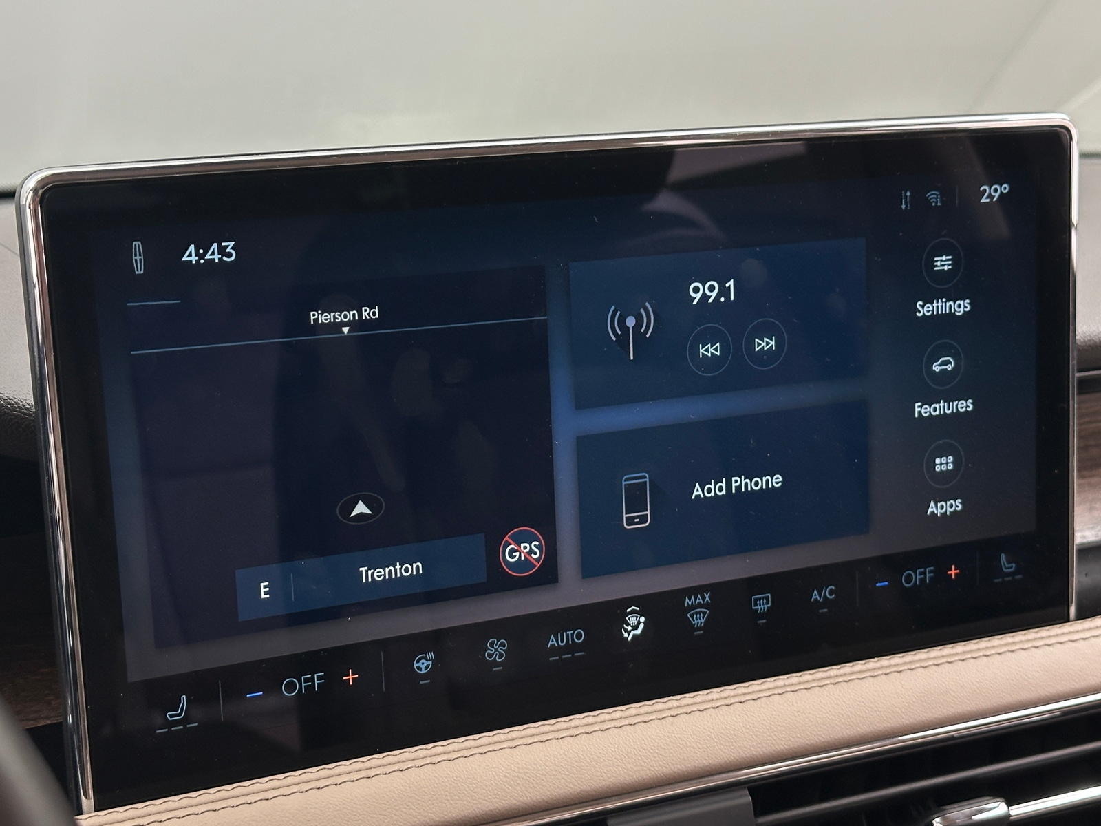 Thumbnail: 2024 Lincoln Corsair - 3