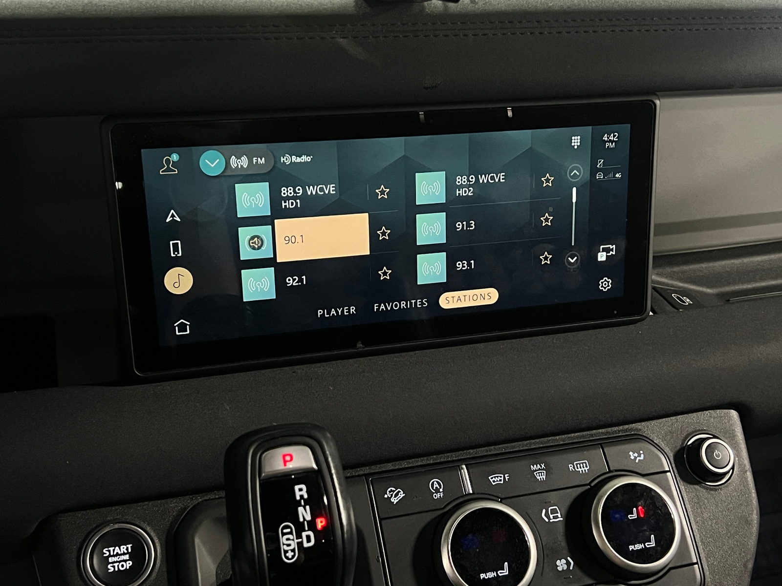 Thumbnail: 2022 Land Rover Defender - 4