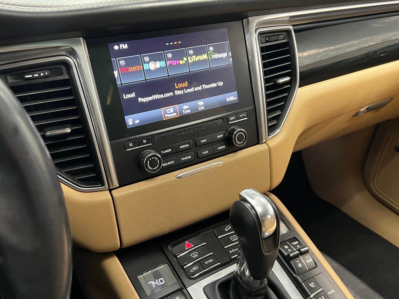 Thumbnail: 2018 Porsche Macan - 3