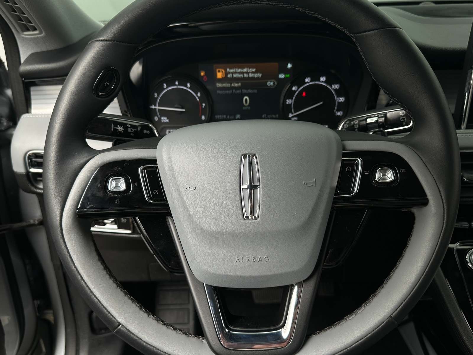 Thumbnail: 2022 Lincoln Corsair - 4