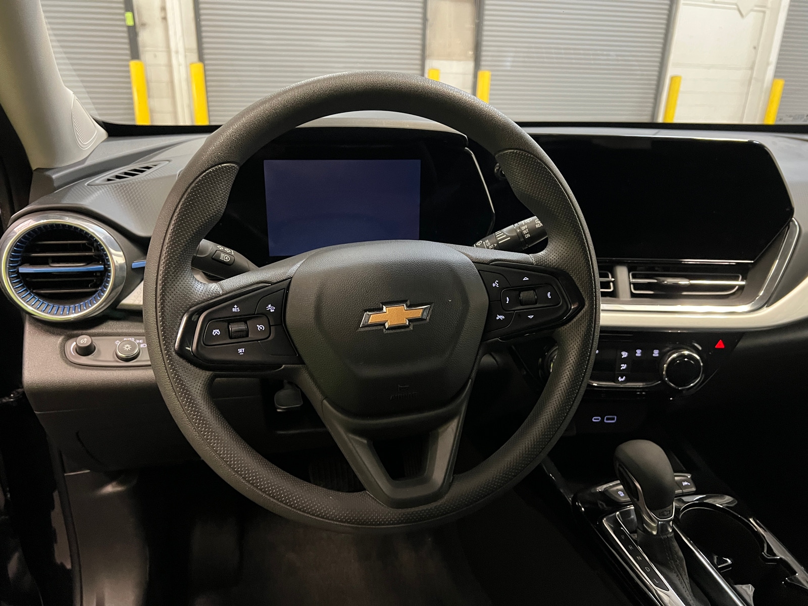 Thumbnail: 2025 Chevrolet Trax - 5