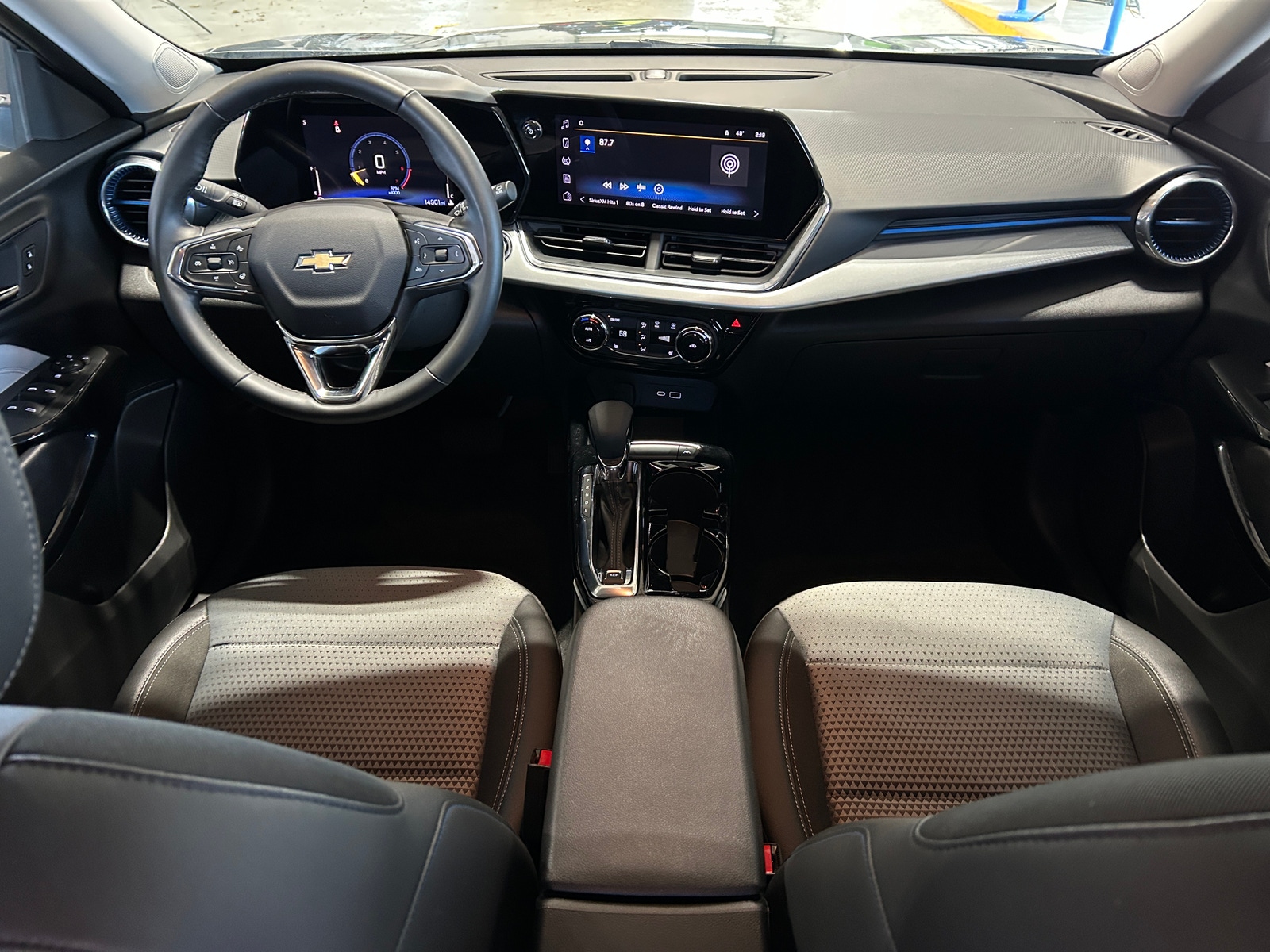 Thumbnail: 2025 Chevrolet Trax - 3