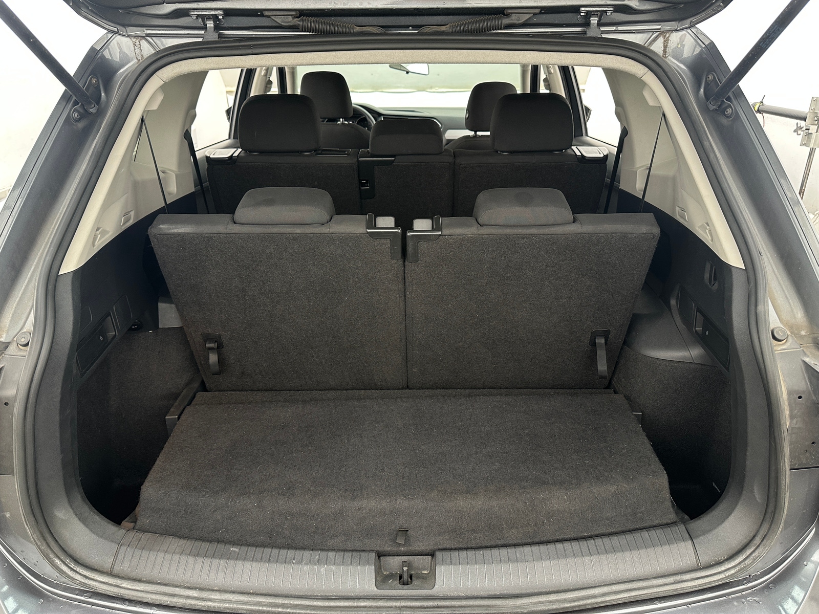 Thumbnail: 2019 Volkswagen Tiguan - 7