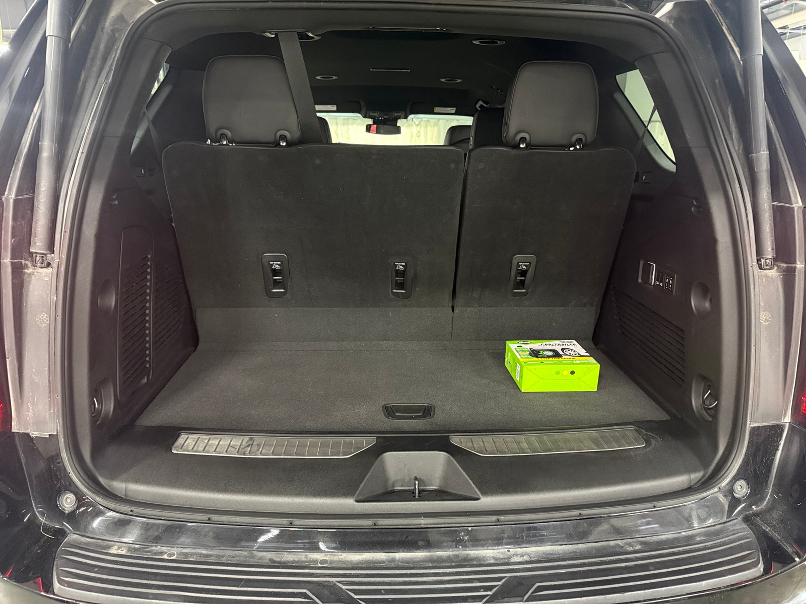 Thumbnail: 2023 GMC Yukon - 6