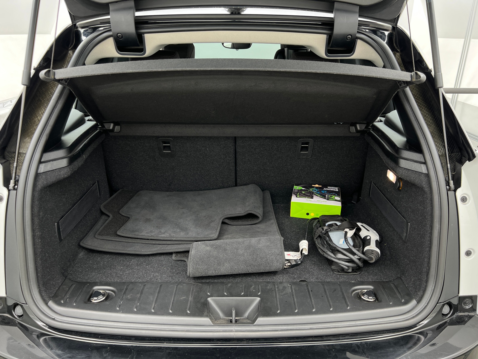 Thumbnail: 2017 BMW i3 - 6