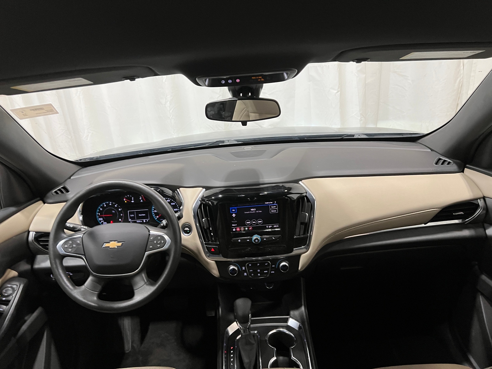 Thumbnail: 2023 Chevrolet Traverse - 3