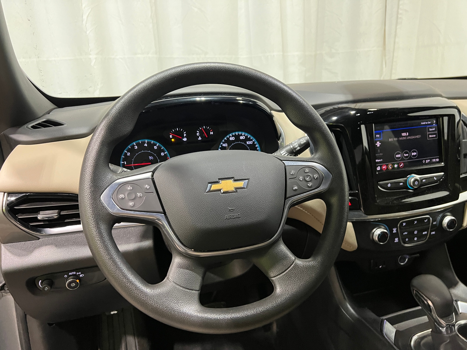 Thumbnail: 2023 Chevrolet Traverse - 5