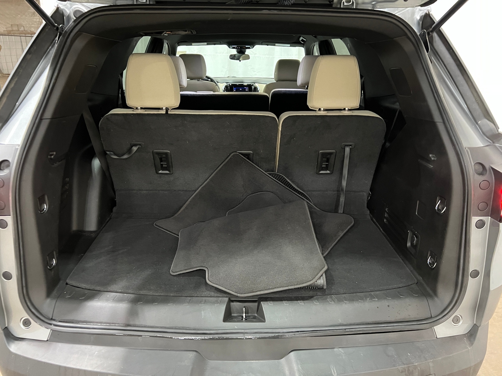 Thumbnail: 2023 Chevrolet Traverse - 7