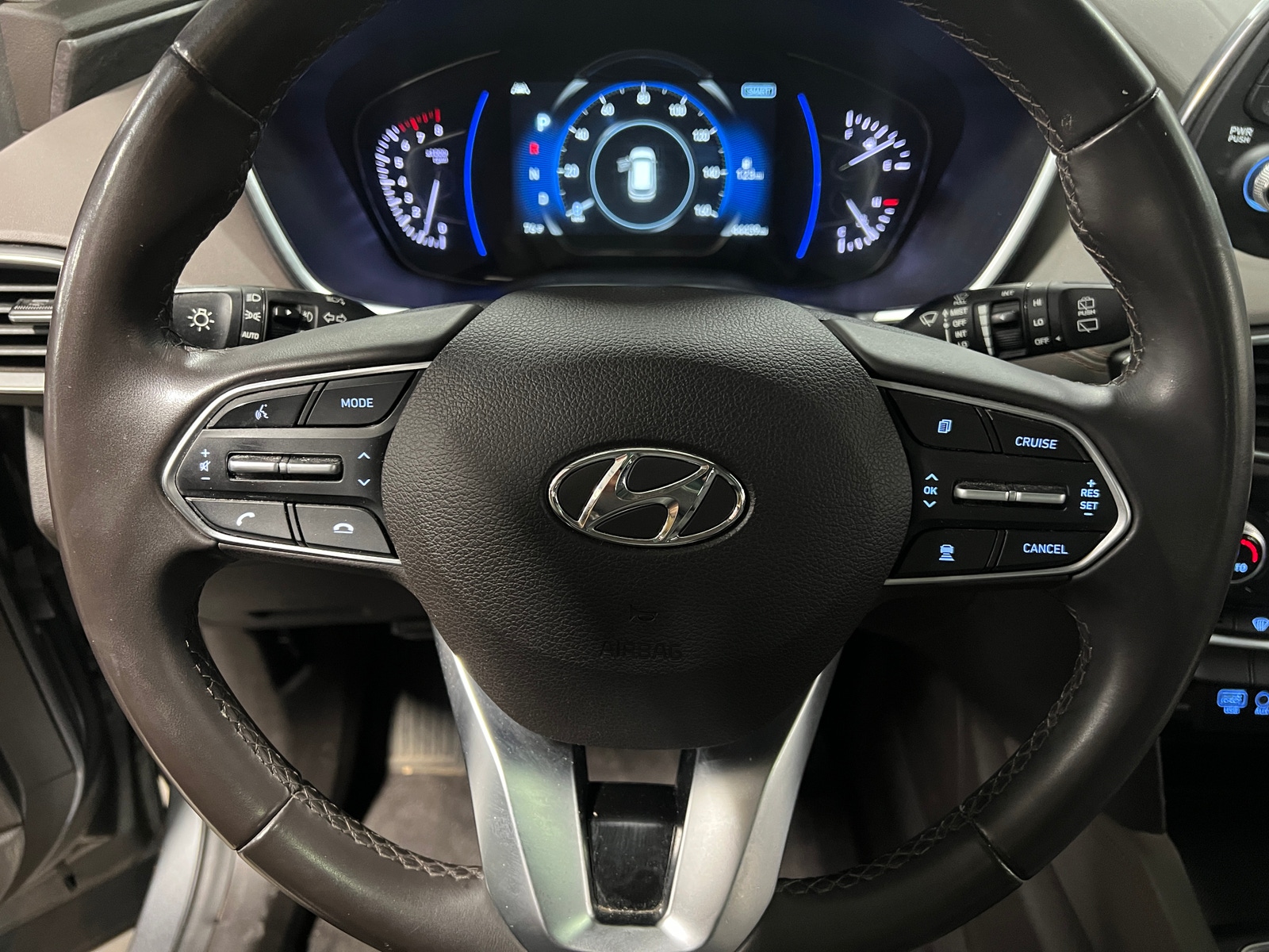 Thumbnail: 2019 Hyundai Santa Fe - 4