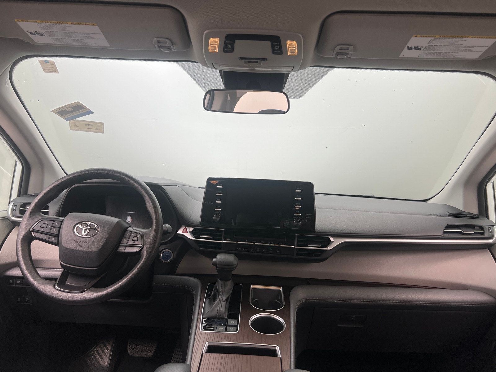 Thumbnail: 2022 Toyota Sienna - 3