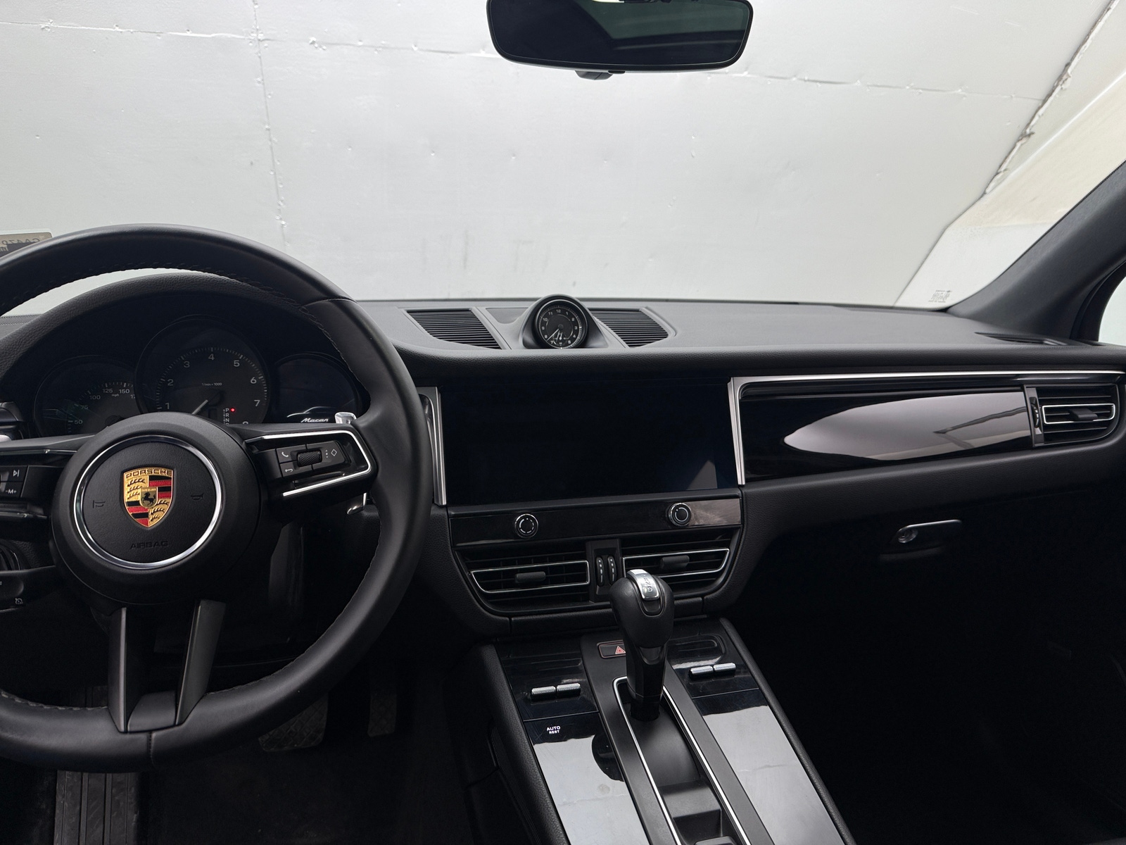 Thumbnail: 2022 Porsche Macan - 2