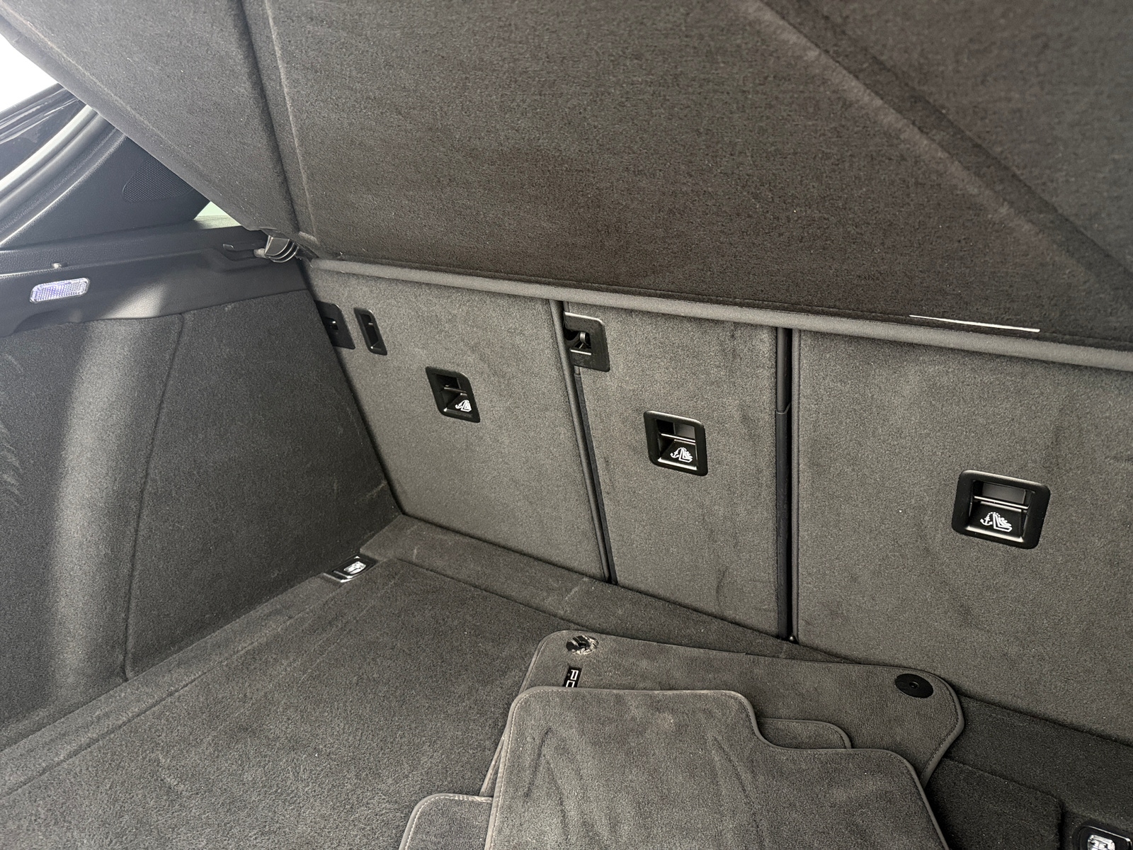 Thumbnail: 2022 Porsche Macan - 6