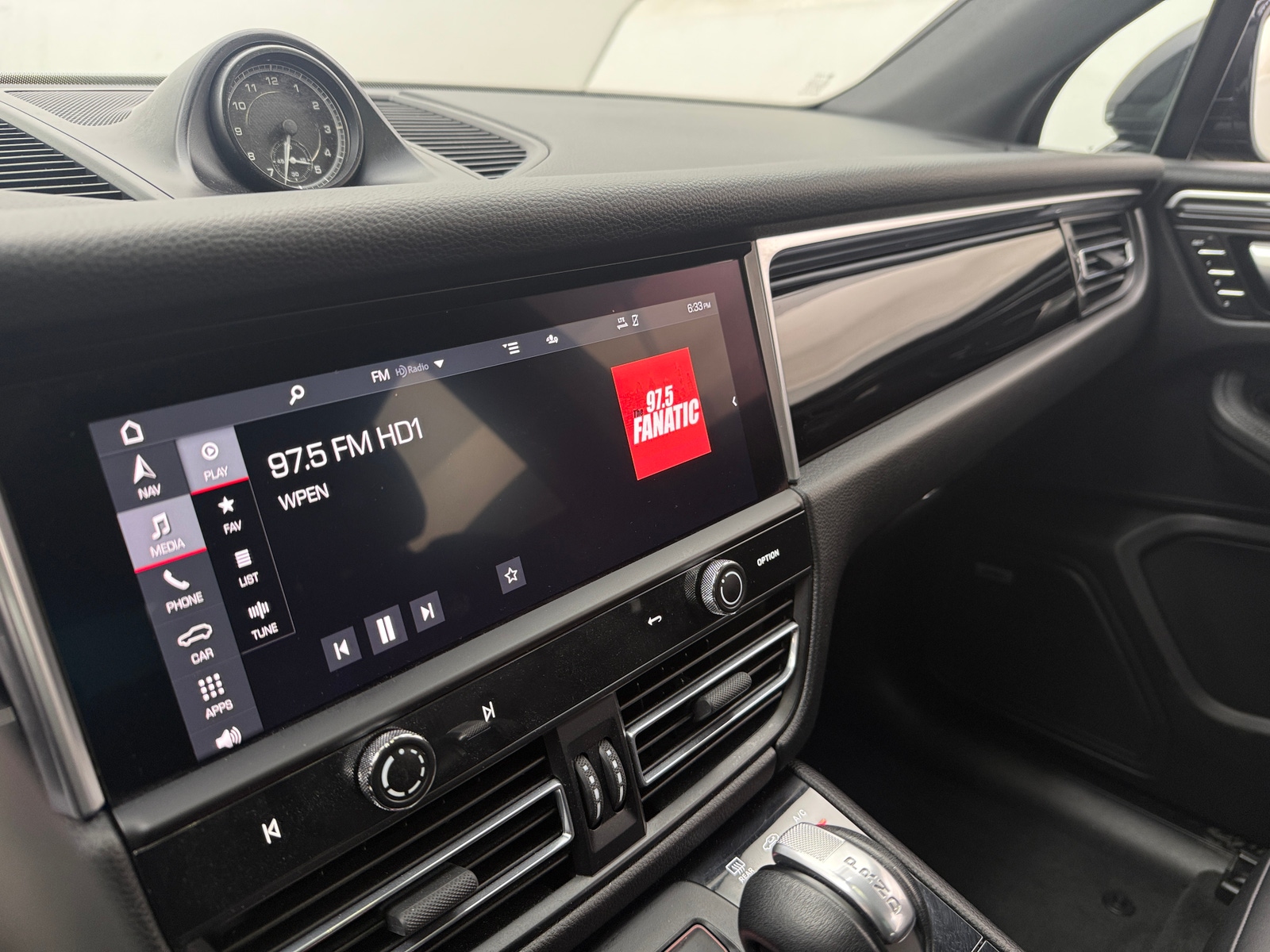 Thumbnail: 2022 Porsche Macan - 3