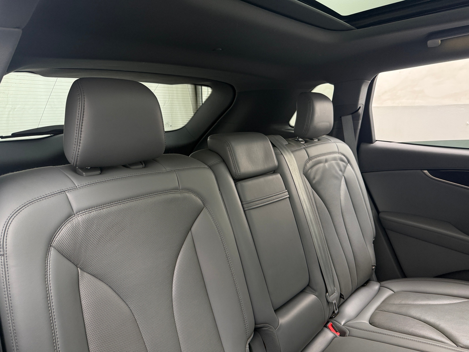 Thumbnail: 2023 Lincoln Nautilus - 5