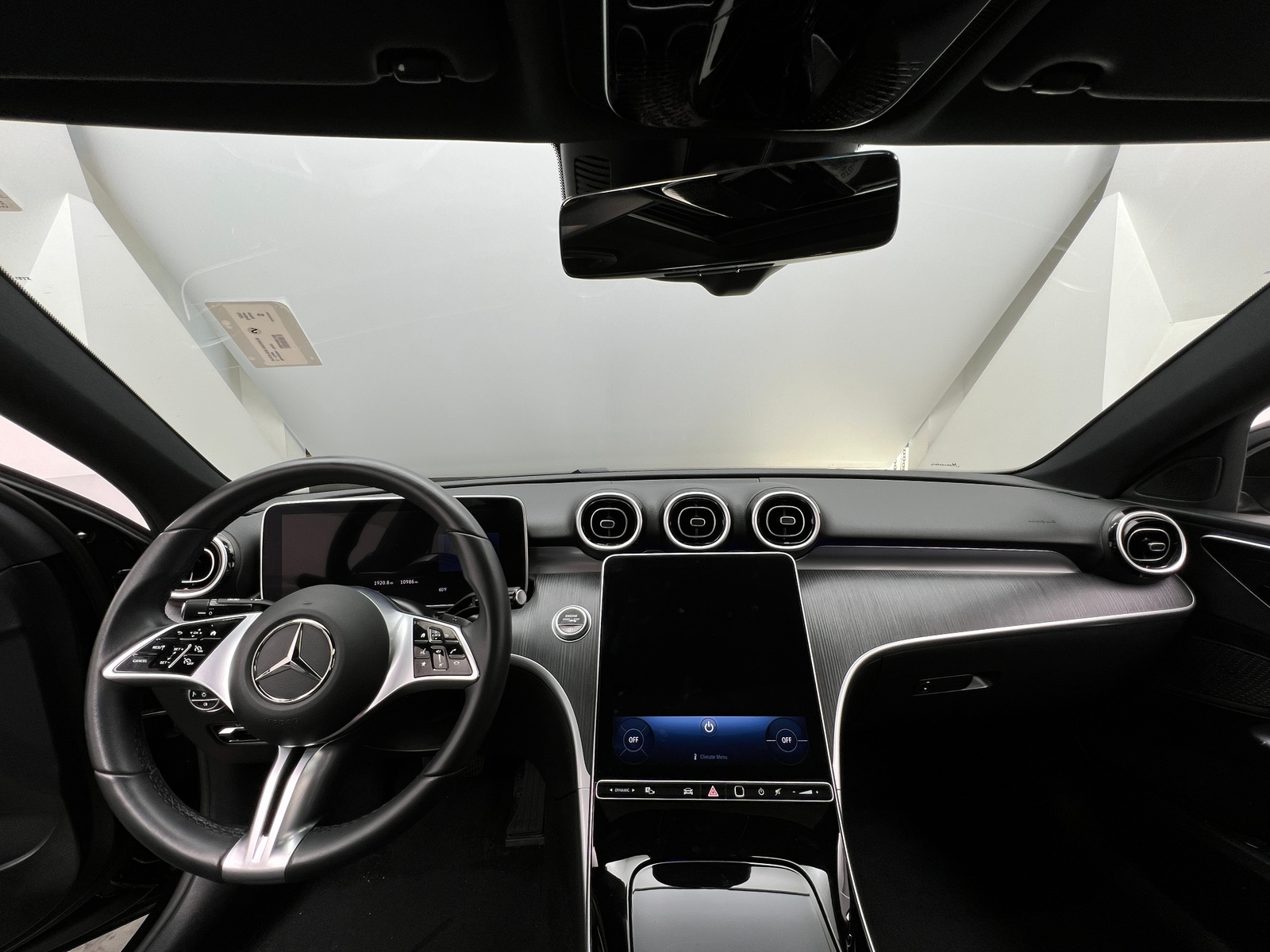 Thumbnail: 2025 Mercedes-Benz C-Class - 3