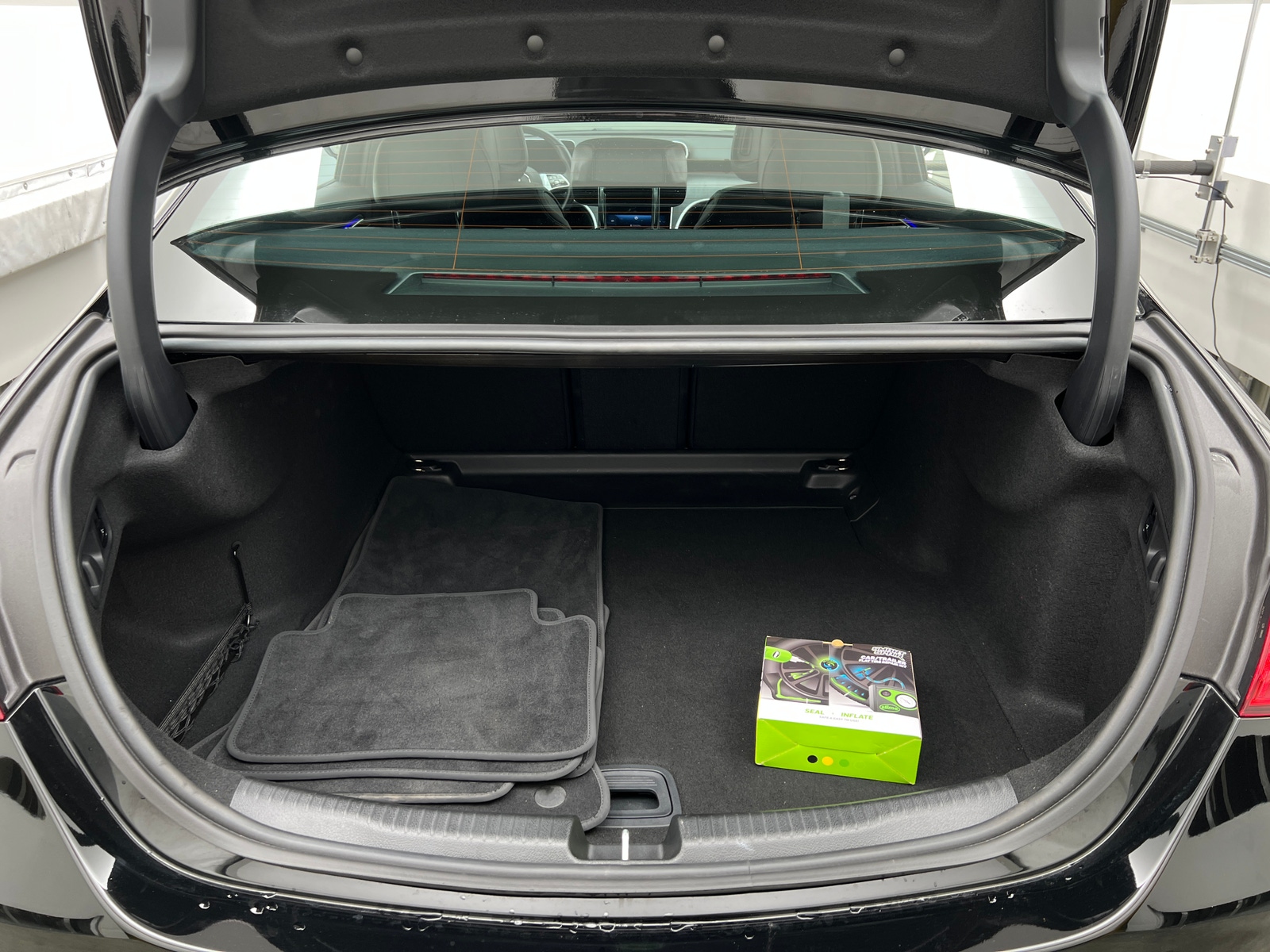 Thumbnail: 2025 Mercedes-Benz C-Class - 7