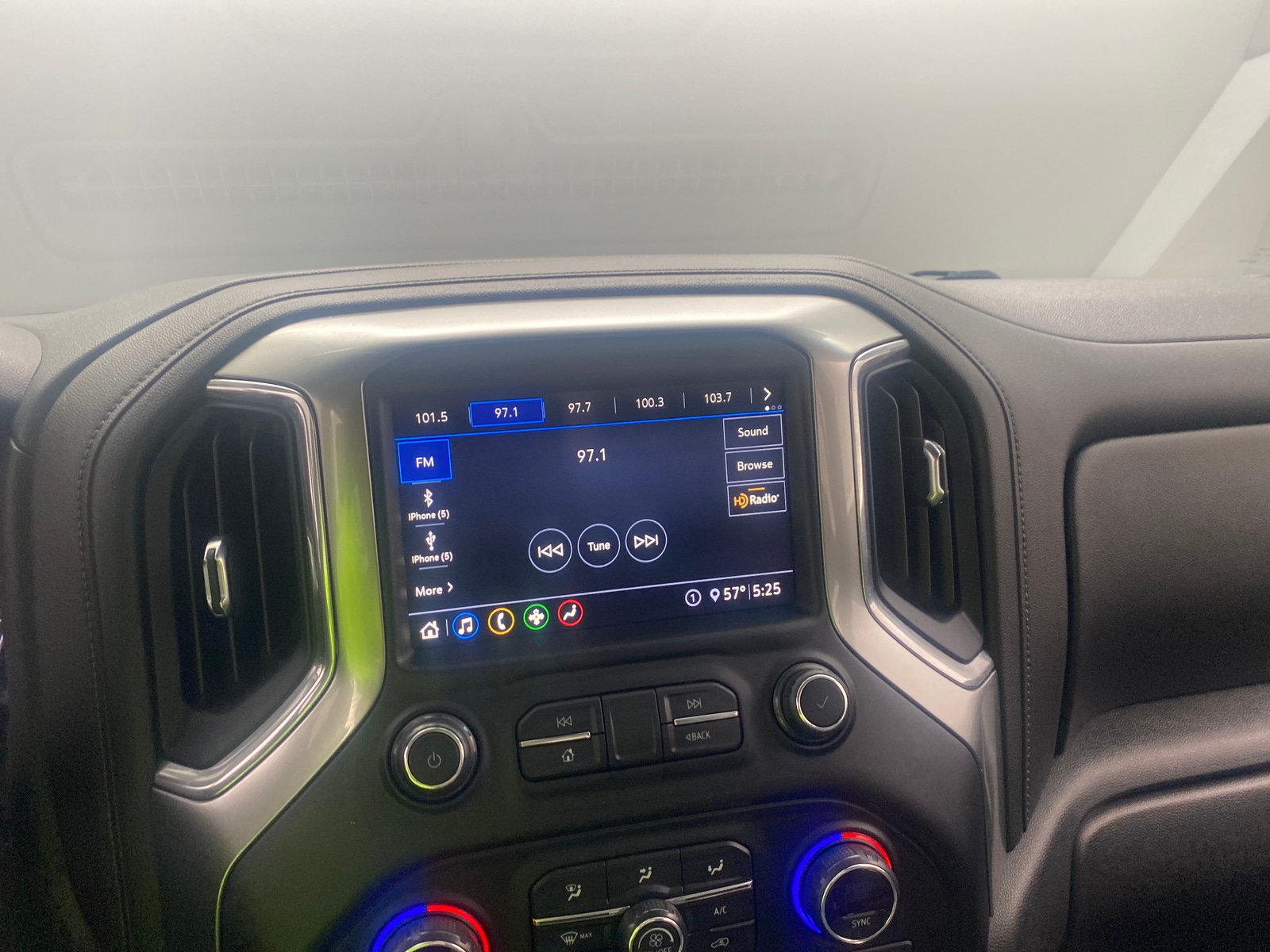 Thumbnail: 2020 Chevrolet Silverado 1500 - 3