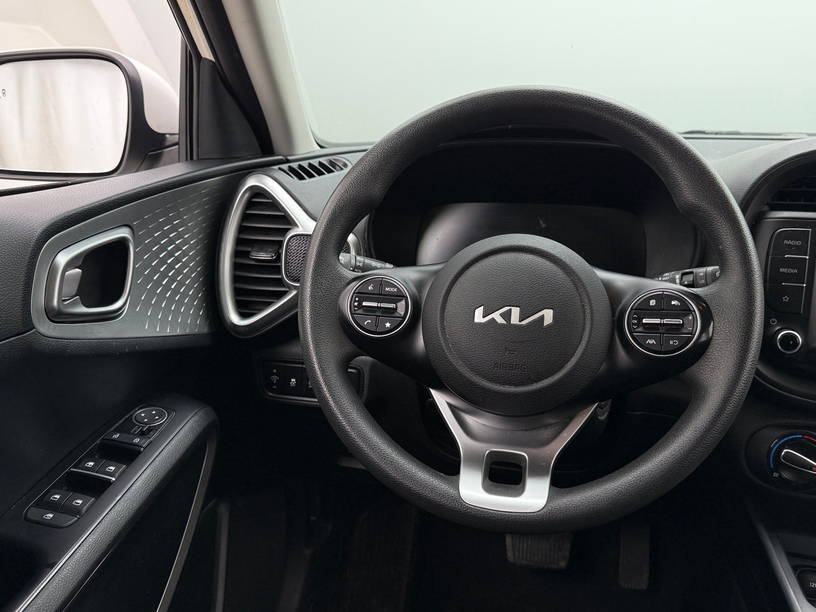 Thumbnail: 2023 Kia Soul - 5