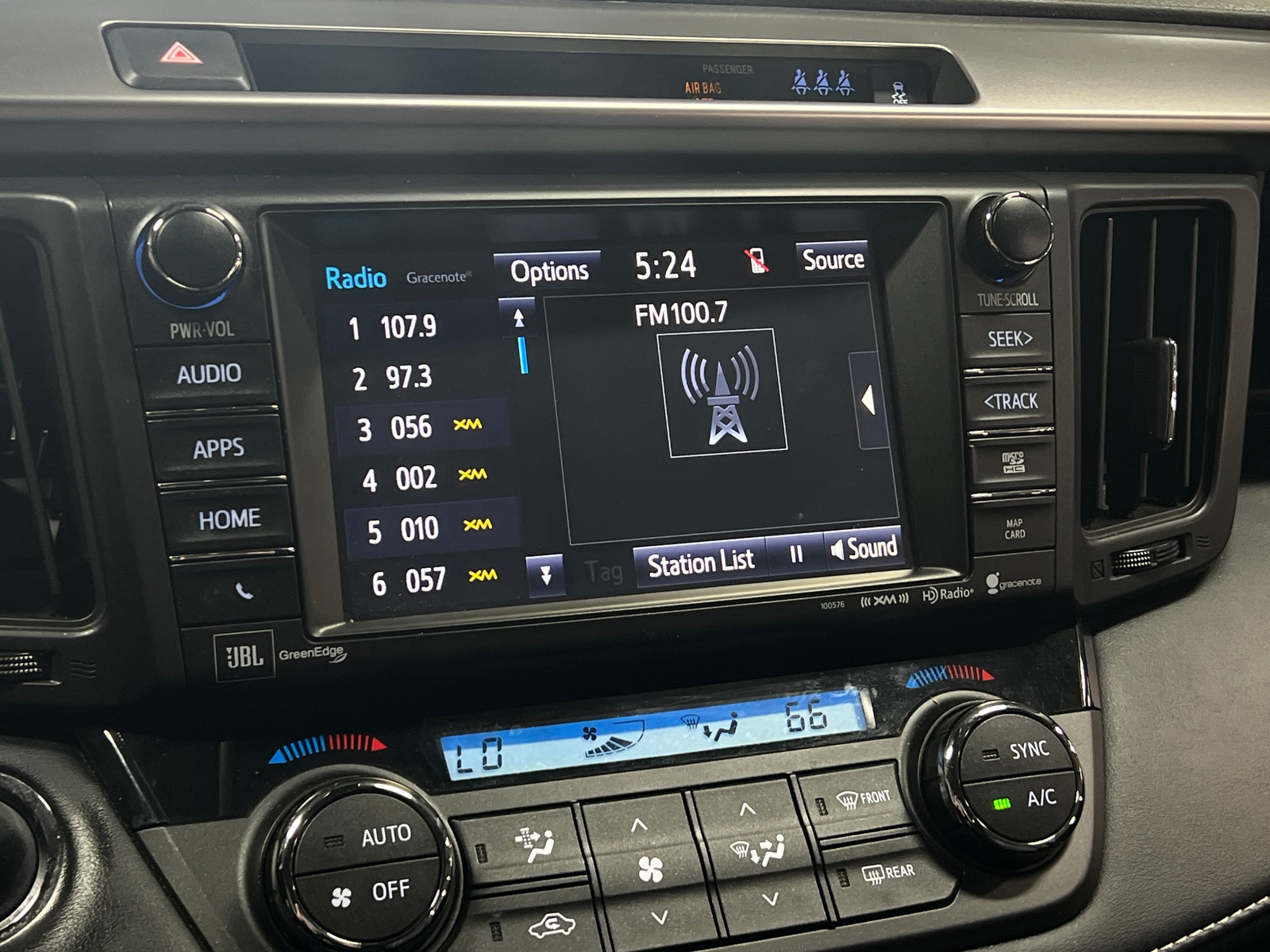 Thumbnail: 2018 Toyota RAV4 - 3