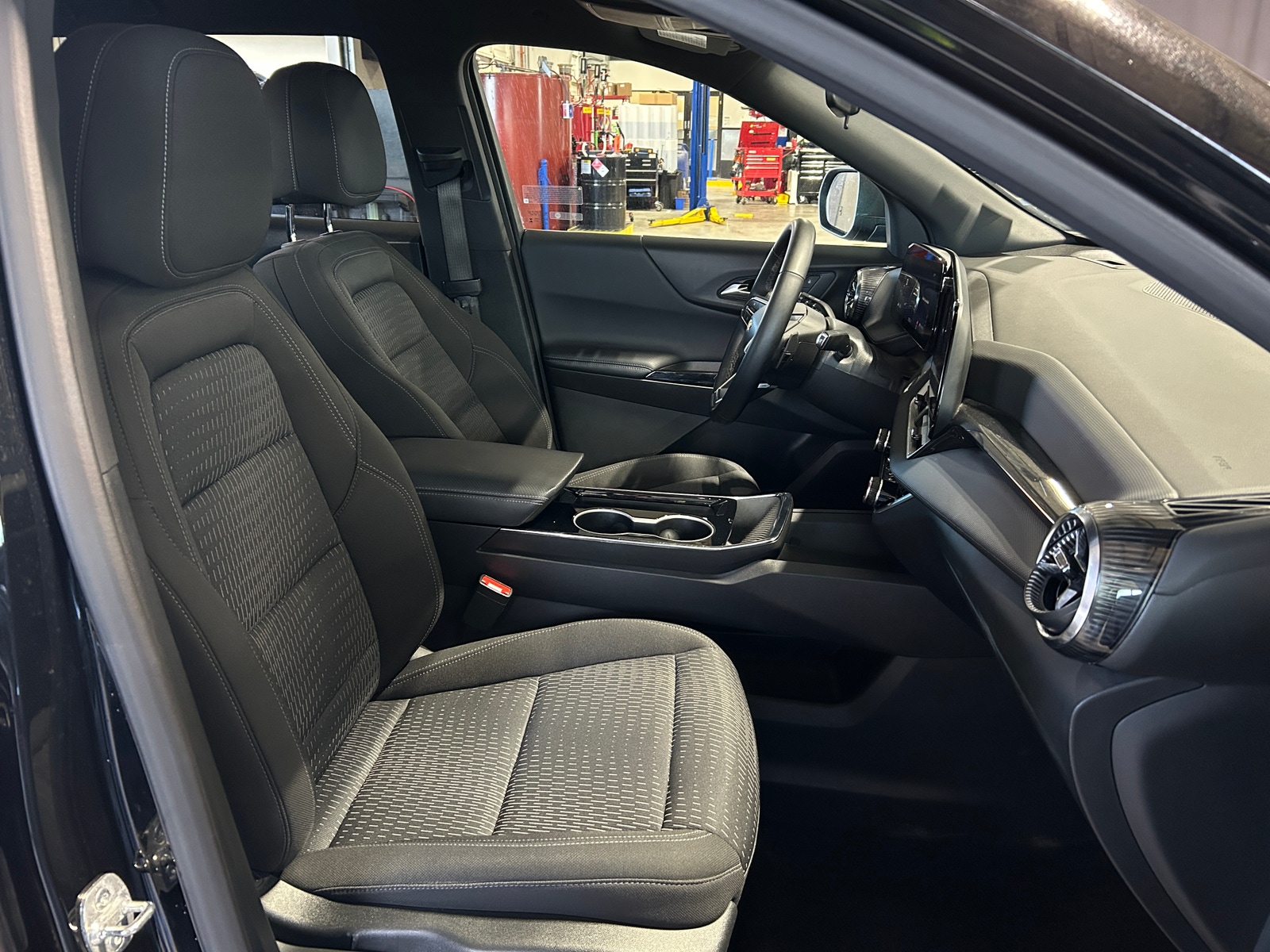 Thumbnail: 2025 Chevrolet Equinox - 2