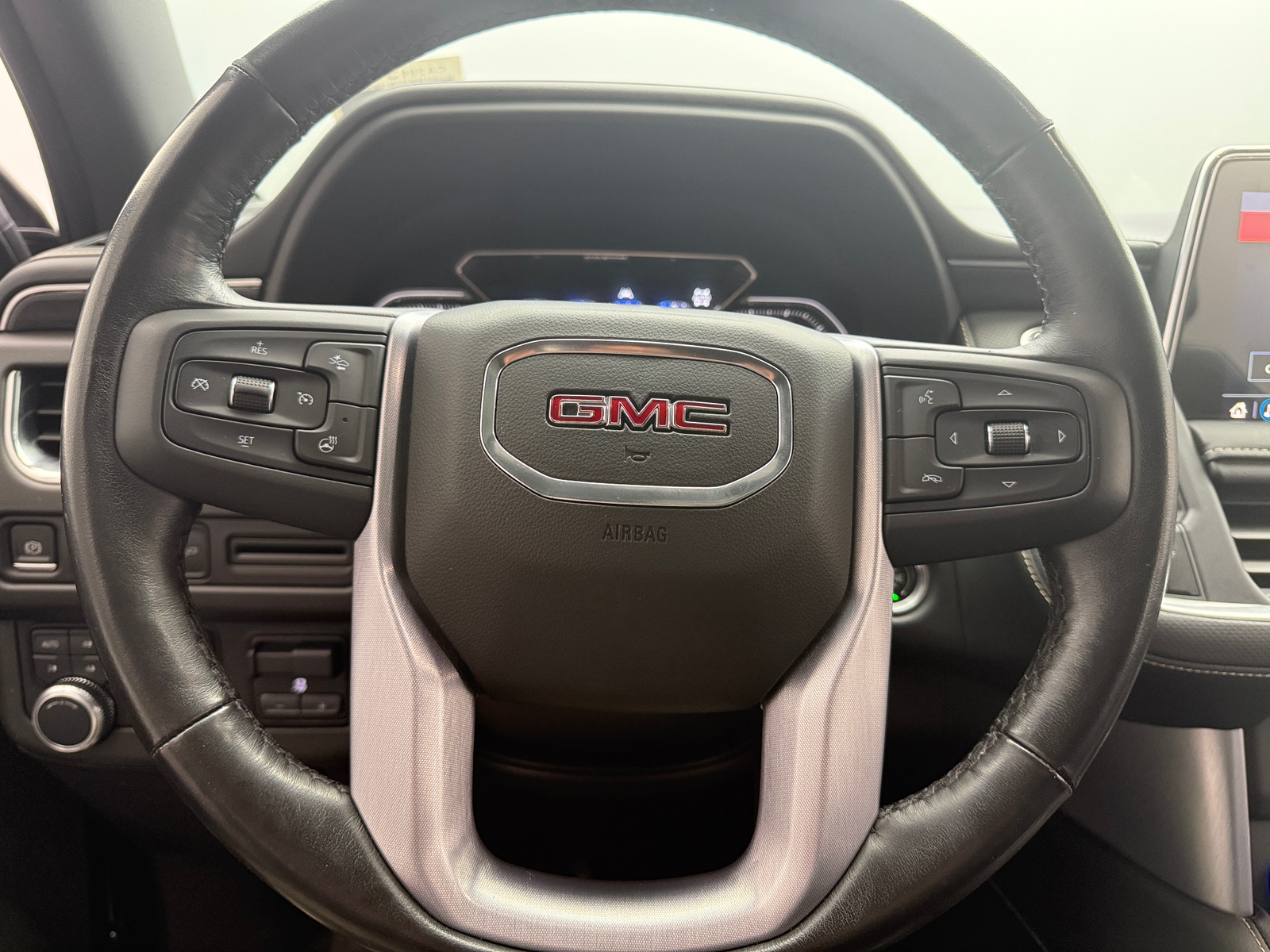 Thumbnail: 2021 GMC Yukon - 4