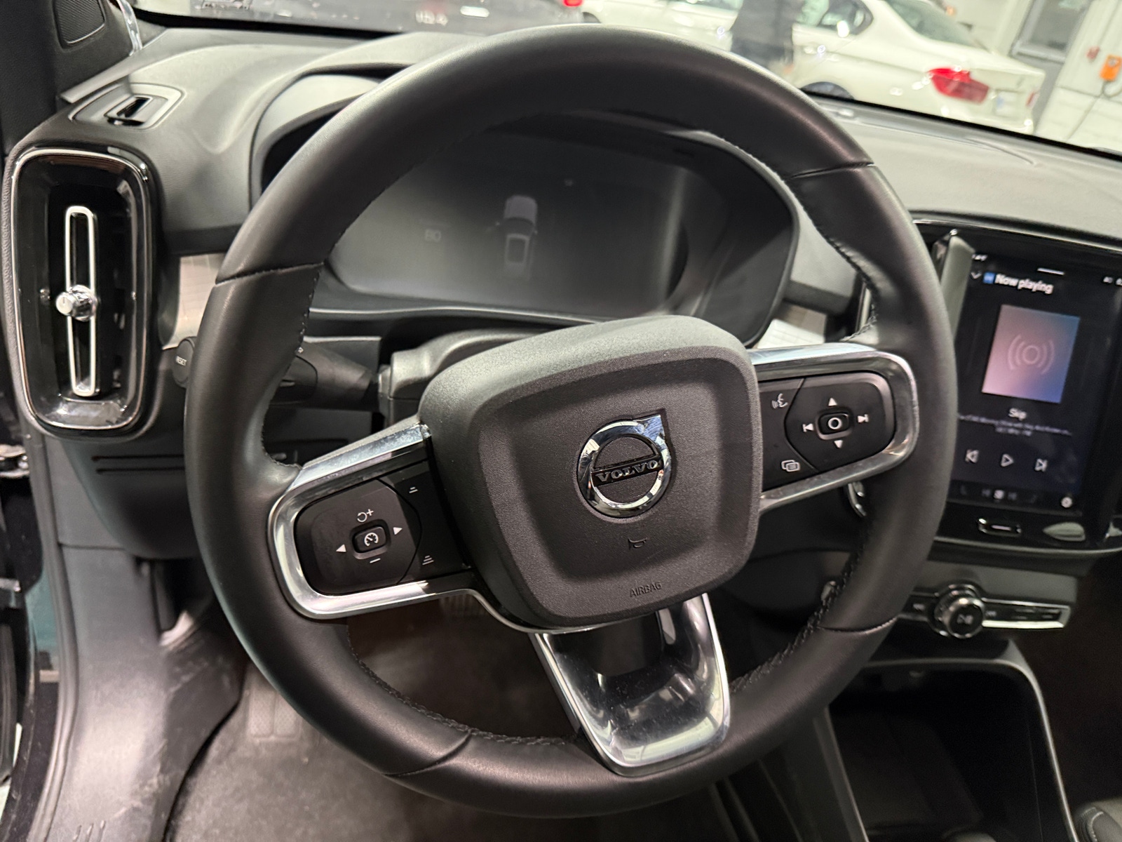 Thumbnail: 2024 Volvo XC40 - 5