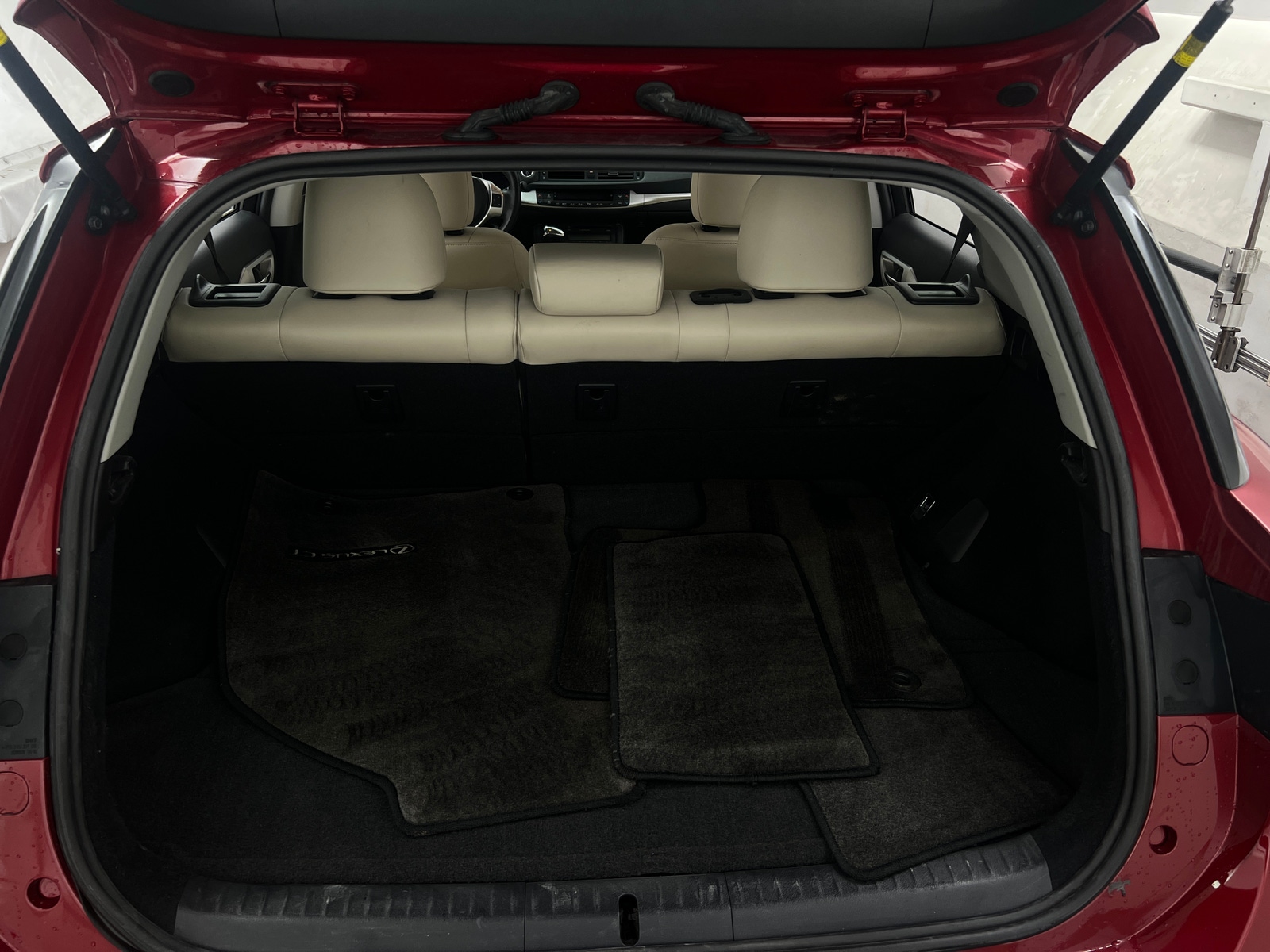 Thumbnail: 2012 Lexus CT - 6