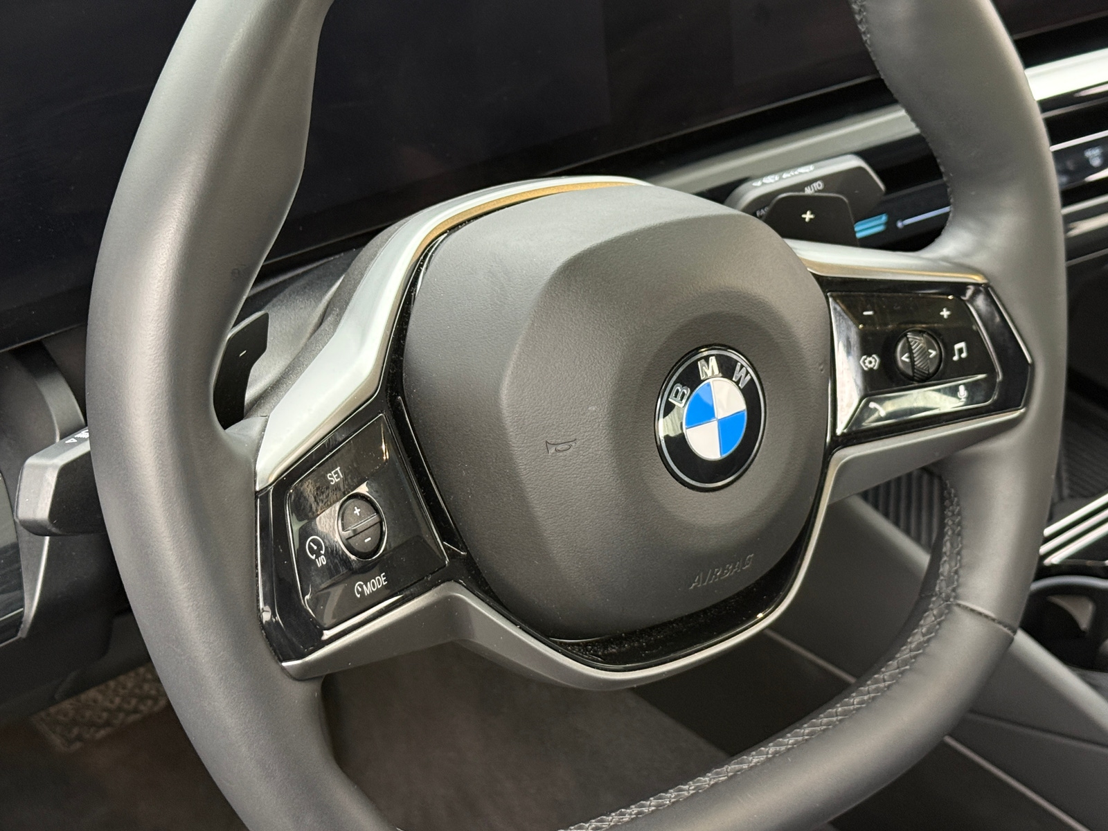 Thumbnail: 2024 BMW 5 Series - 4