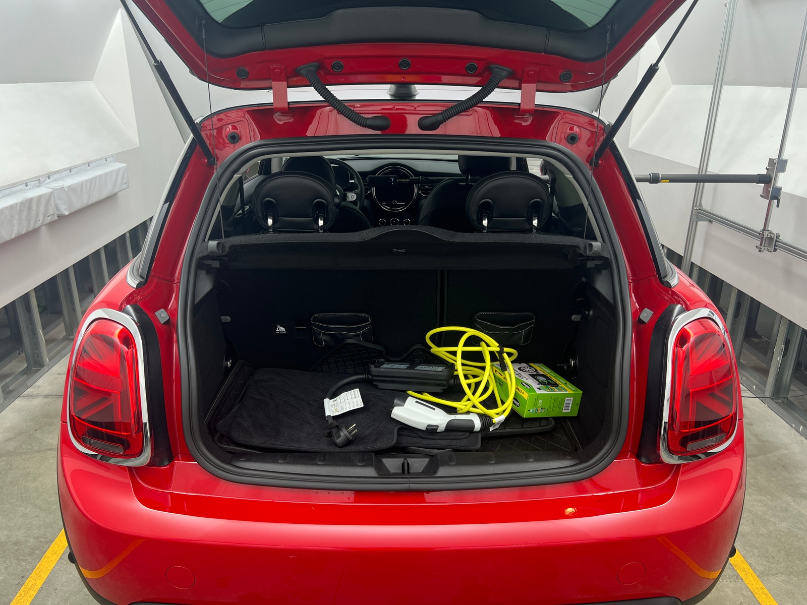 Thumbnail: 2022 MINI Cooper Hardtop - 6