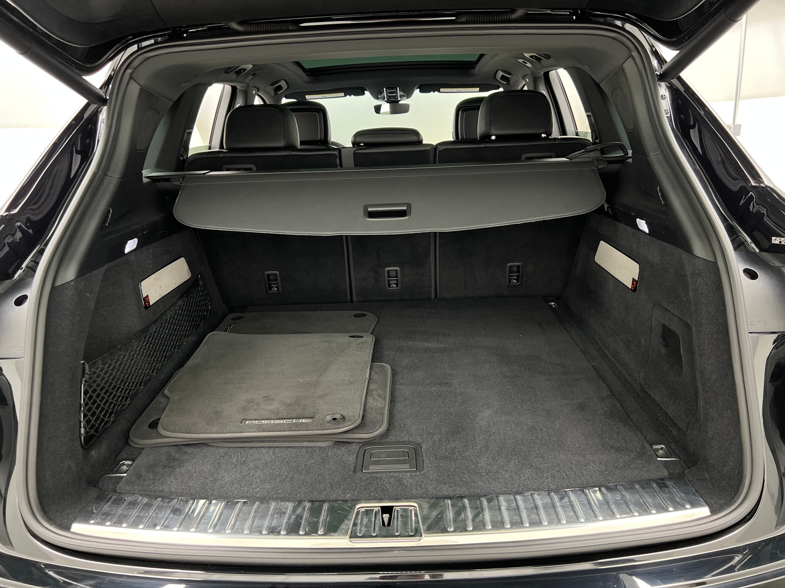 Thumbnail: 2021 Porsche Cayenne - 6