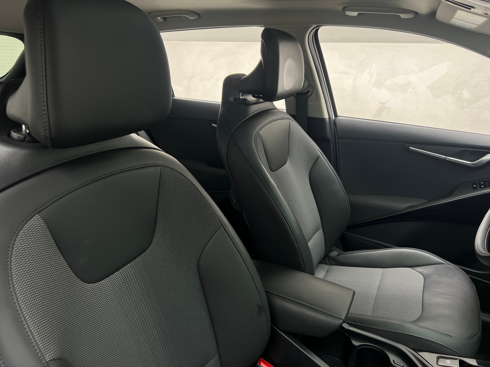 Thumbnail: 2024 Kia Niro - 2