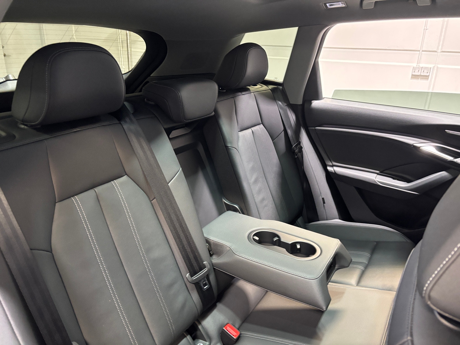 Thumbnail: 2025 Audi Q6 e-tron - 5