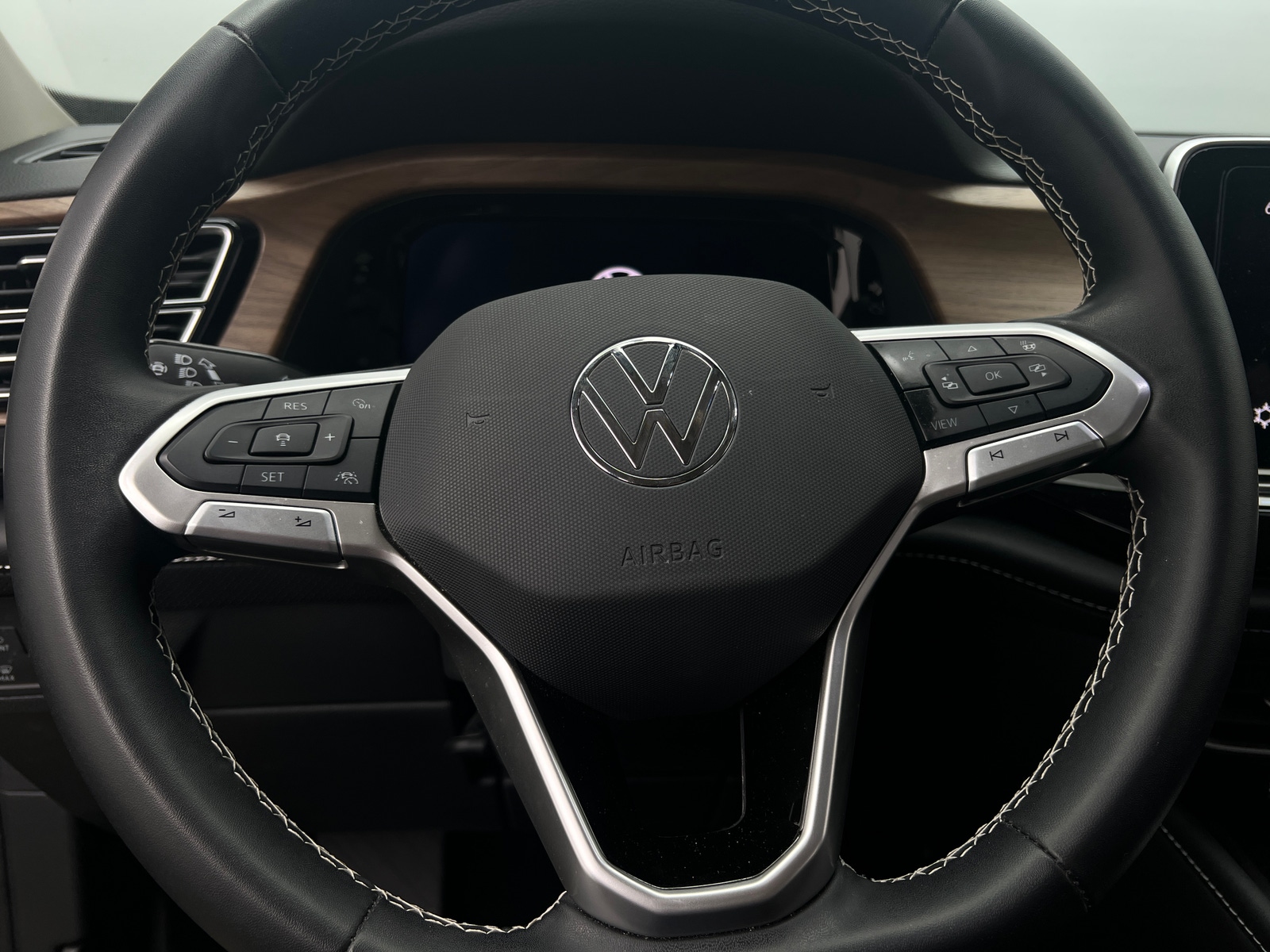 Thumbnail: 2024 Volkswagen Atlas - 4