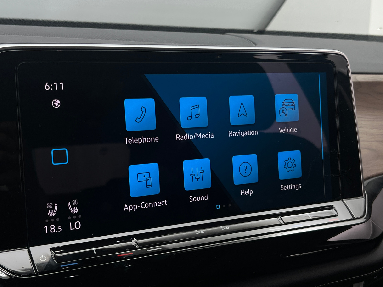 Thumbnail: 2024 Volkswagen Atlas - 3