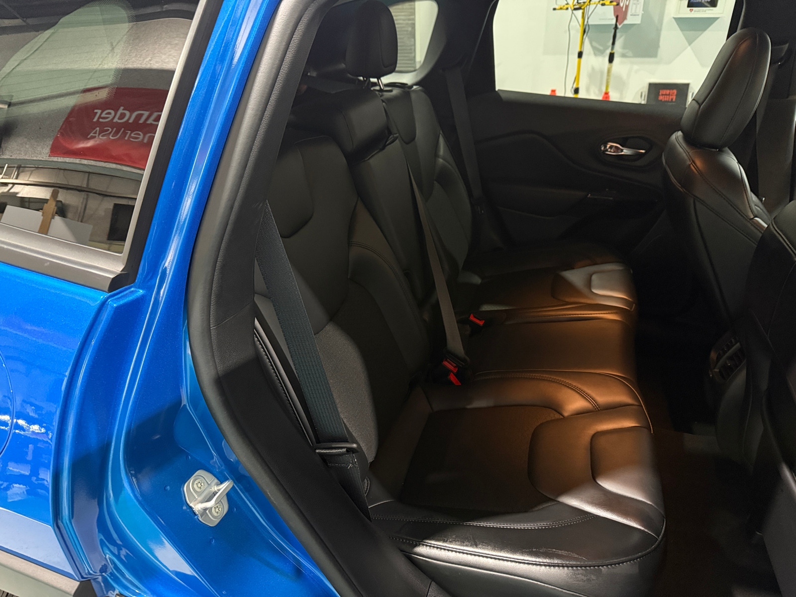 Thumbnail: 2021 Jeep Cherokee - 6