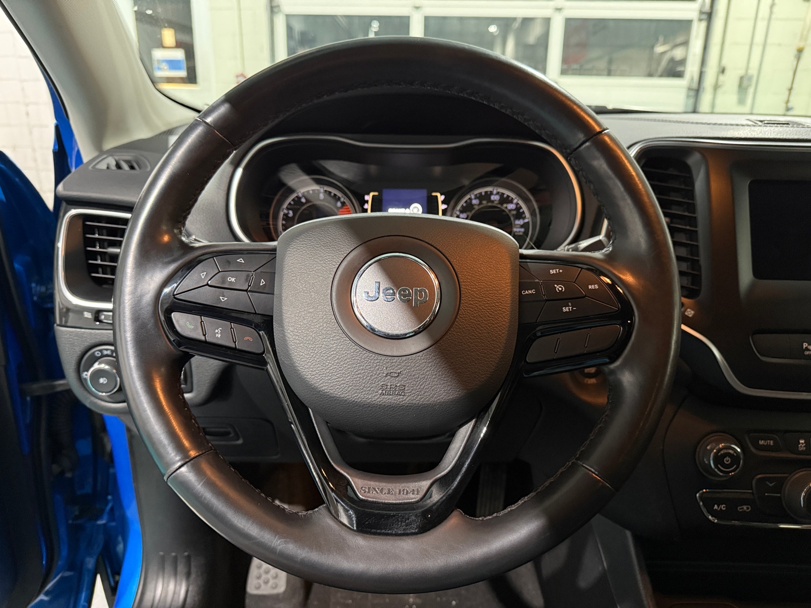 Thumbnail: 2021 Jeep Cherokee - 5