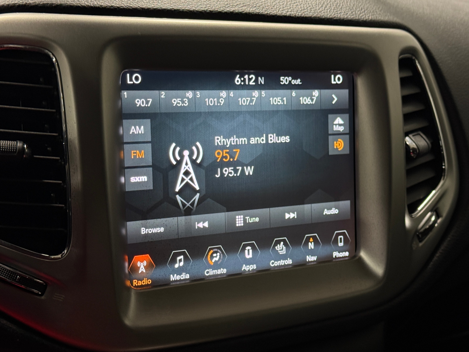 Thumbnail: 2018 Jeep Compass - 3