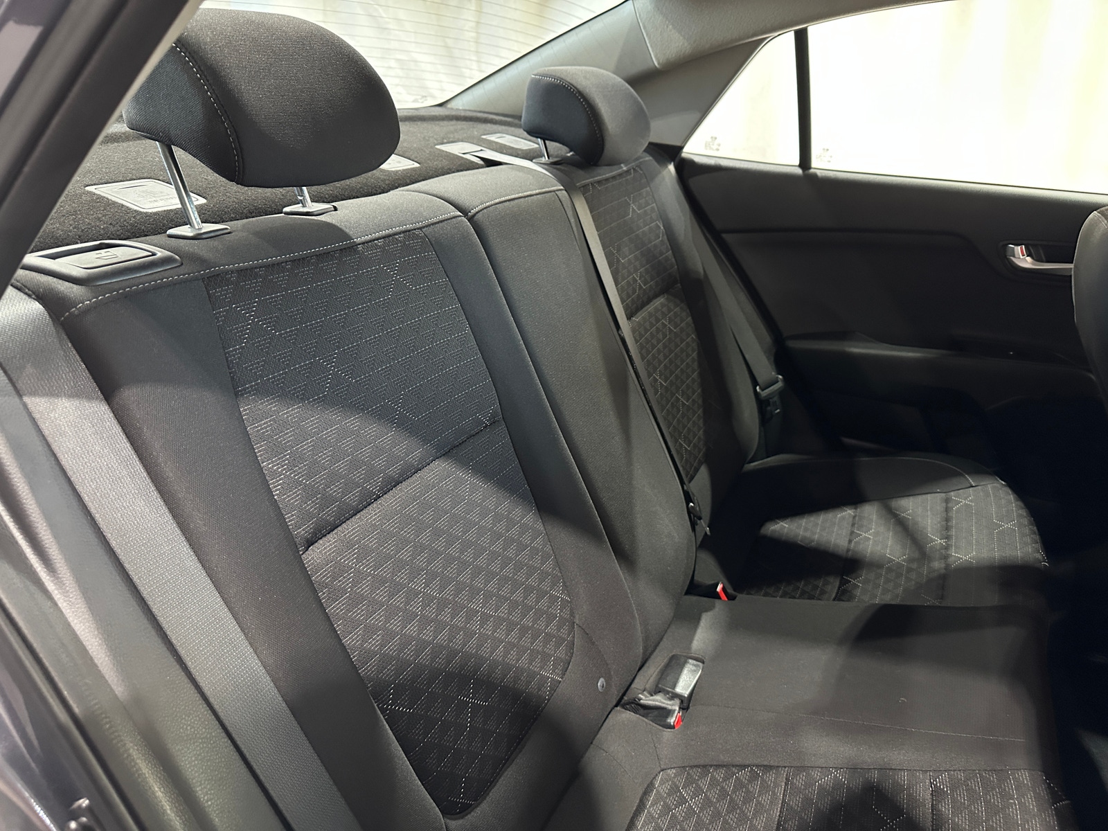 Thumbnail: 2019 Kia Rio - 6