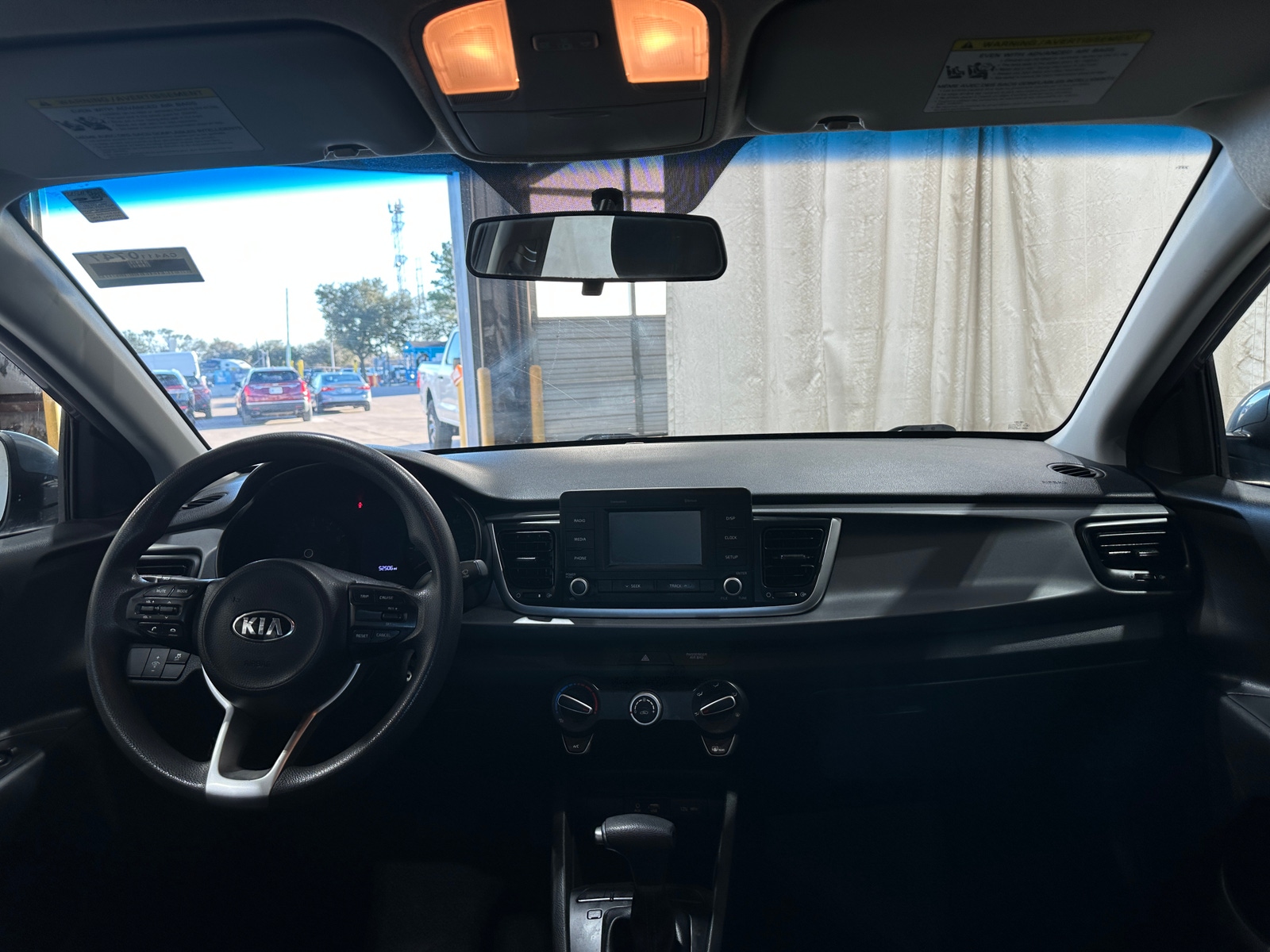 Thumbnail: 2019 Kia Rio - 3