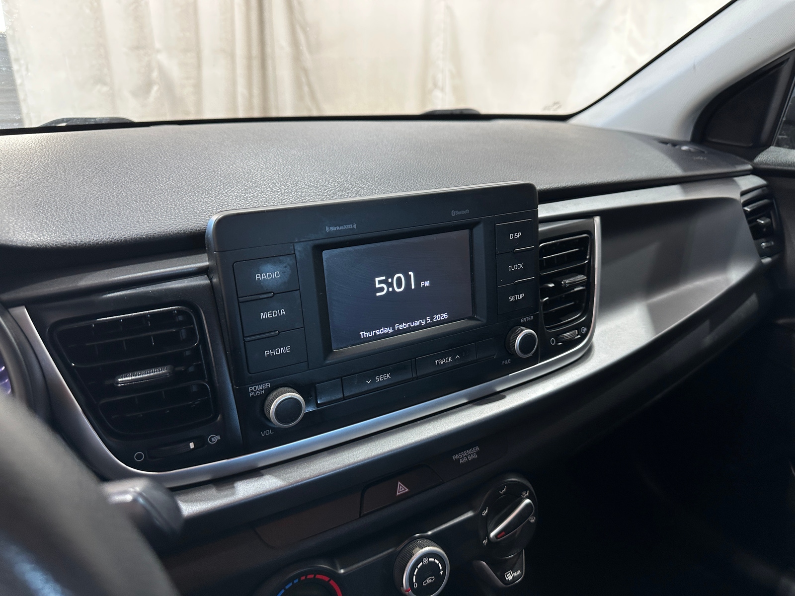 Thumbnail: 2019 Kia Rio - 4