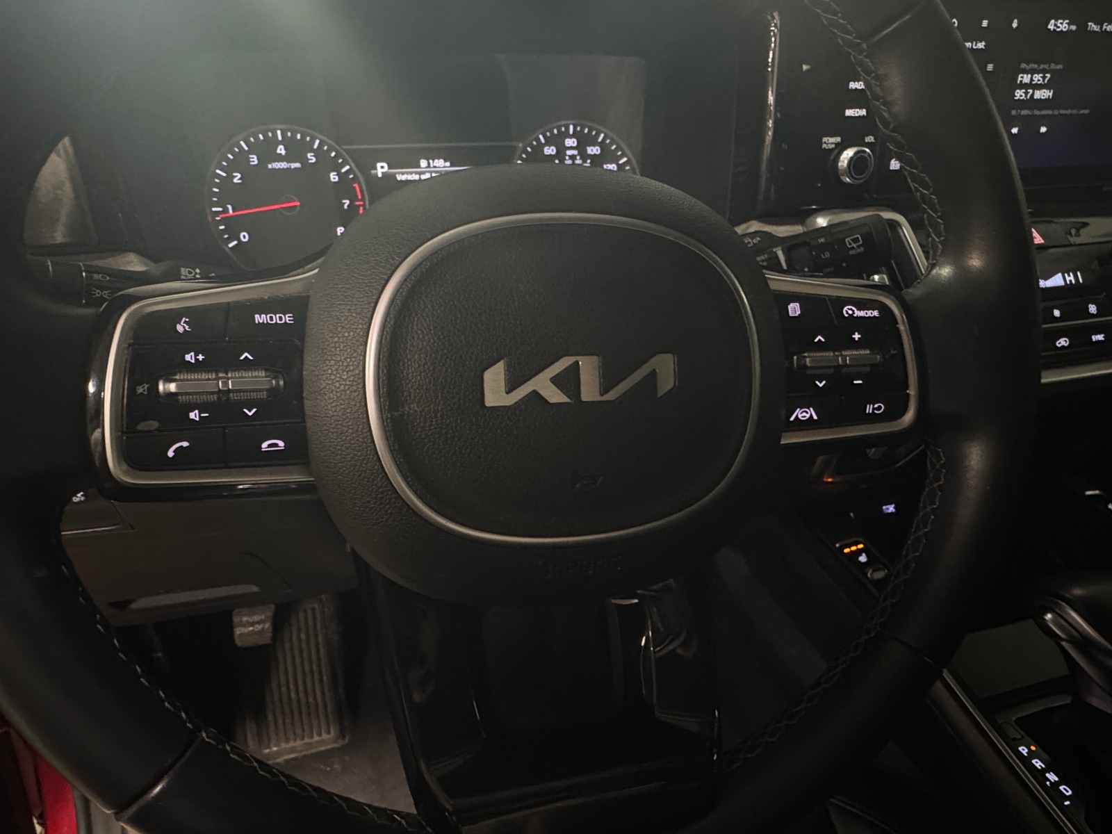 Thumbnail: 2022 Kia Sorento - 4